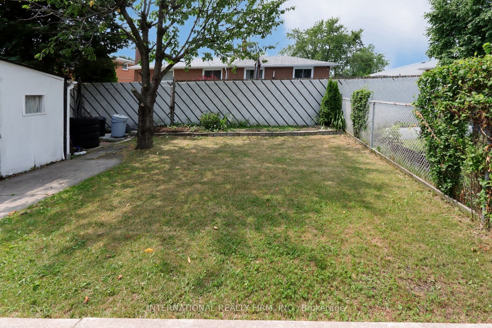 3352 Queen Frederica Drive Property Photo 16