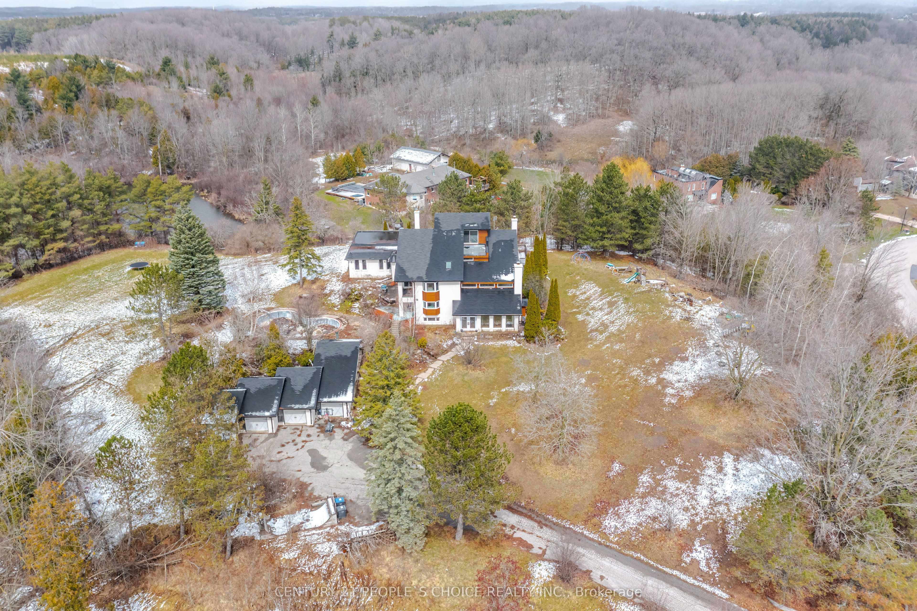 29 Bartley Dr Property Photo 1