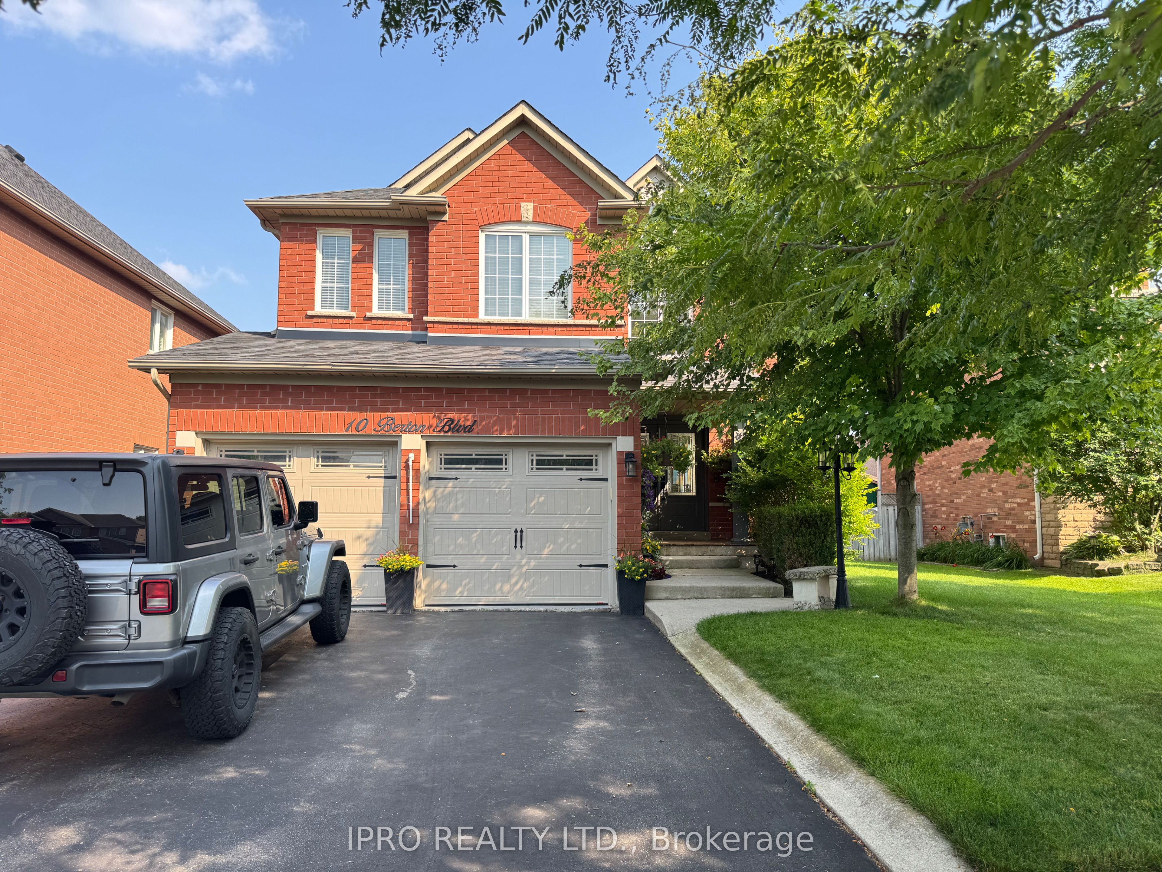 10 Berton Boulevard Property Photo 1