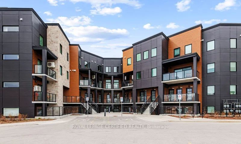 17 Centre St Property Photo 1