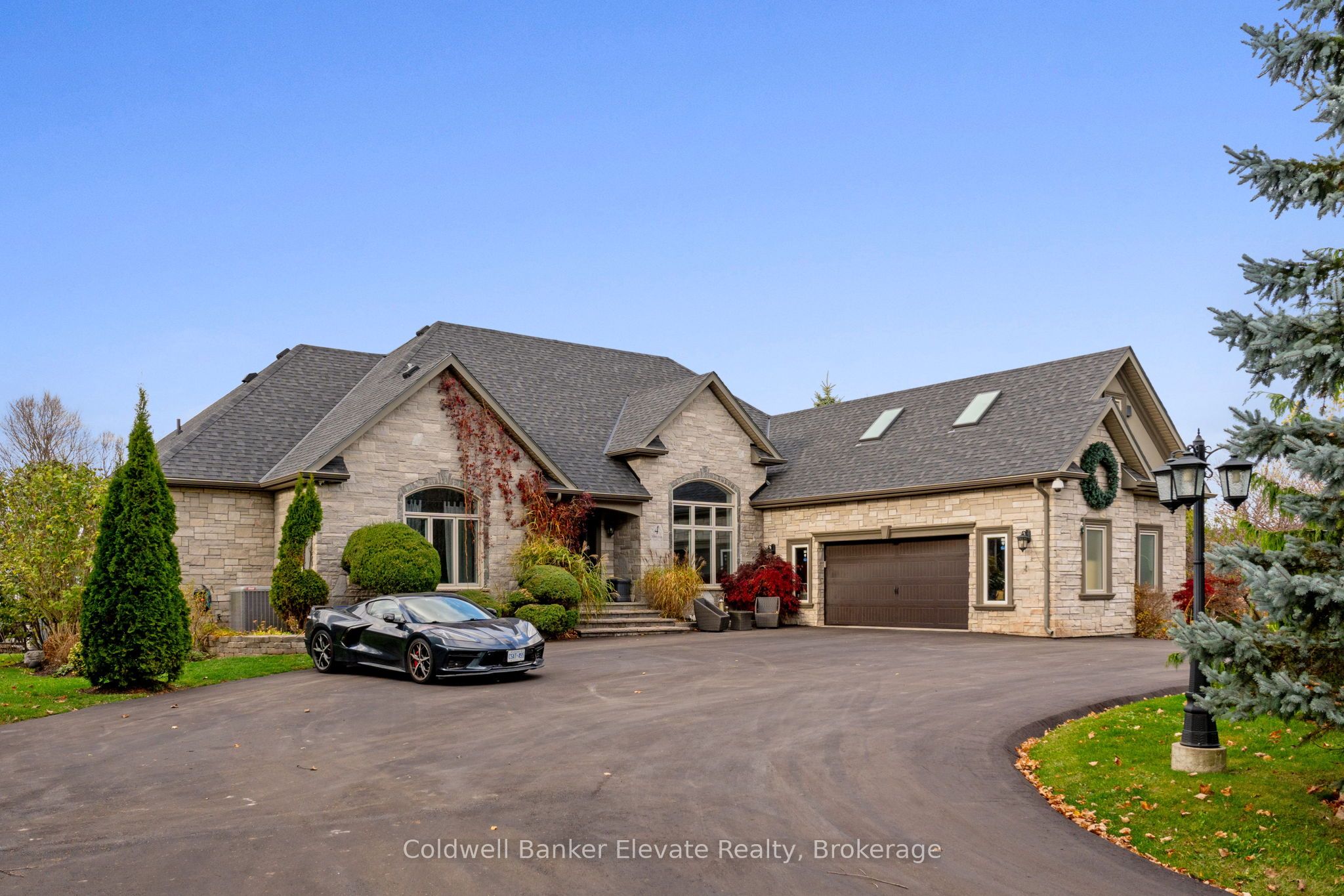 4 Abbitt Cres