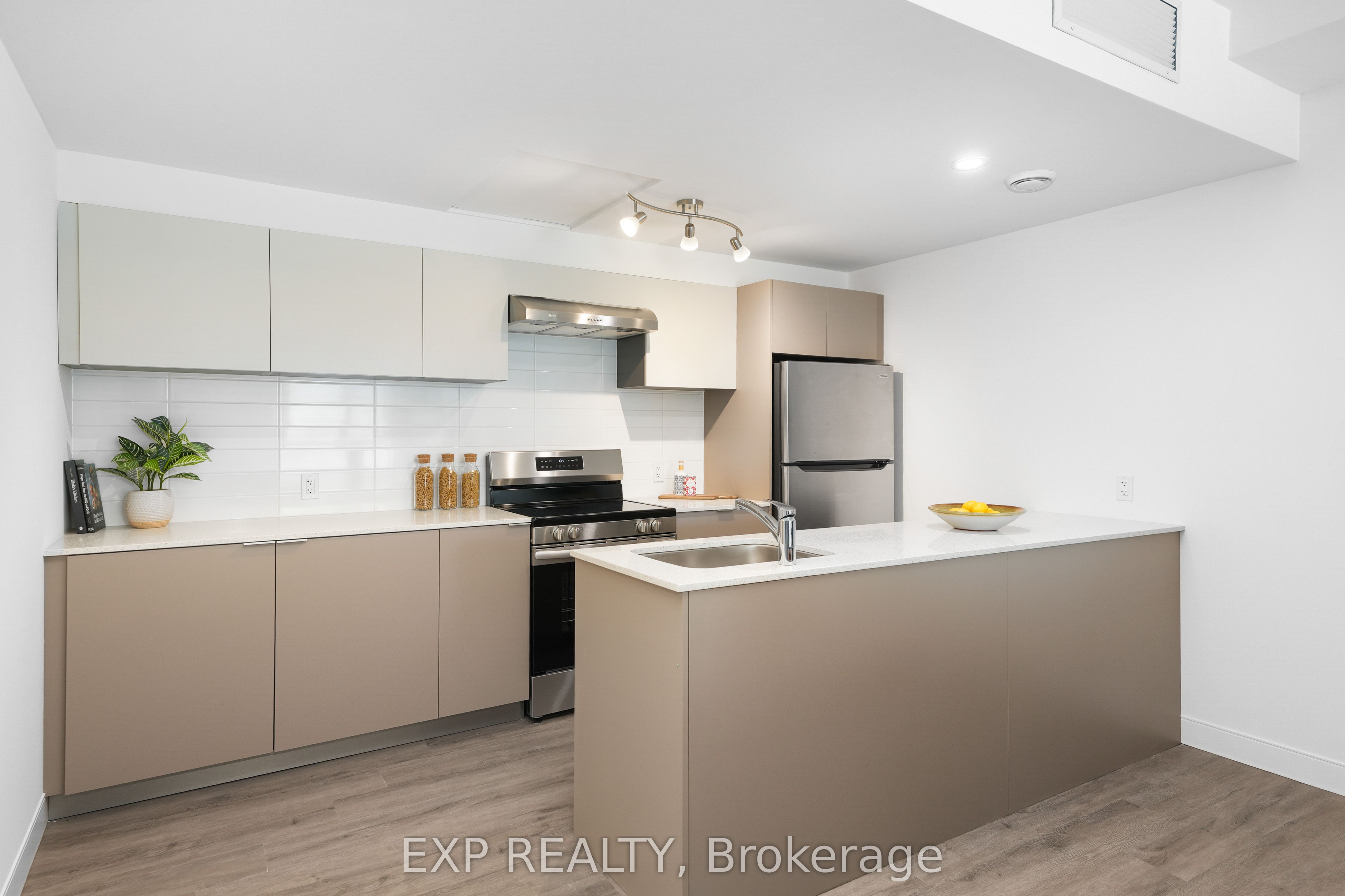 100 Manett Crescent Th2 Property Photo 1