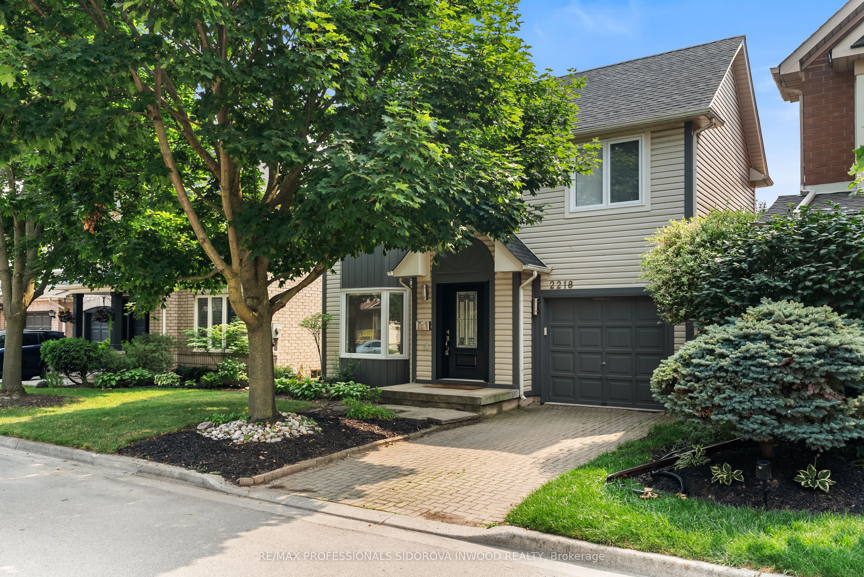 2218 Bluegrass Ln Property Photo 1