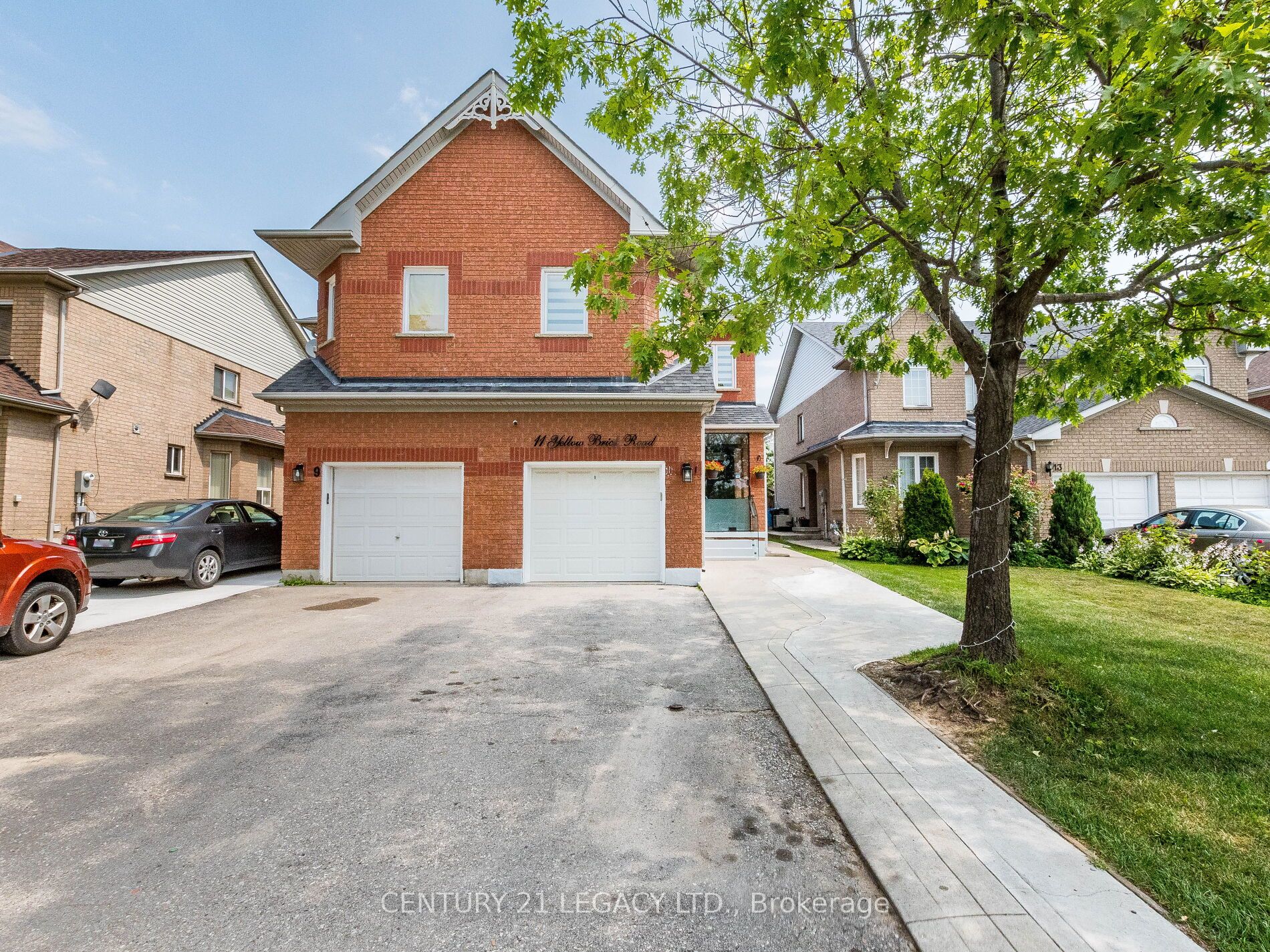 11 Yellow Brick Rd Property Photo 1