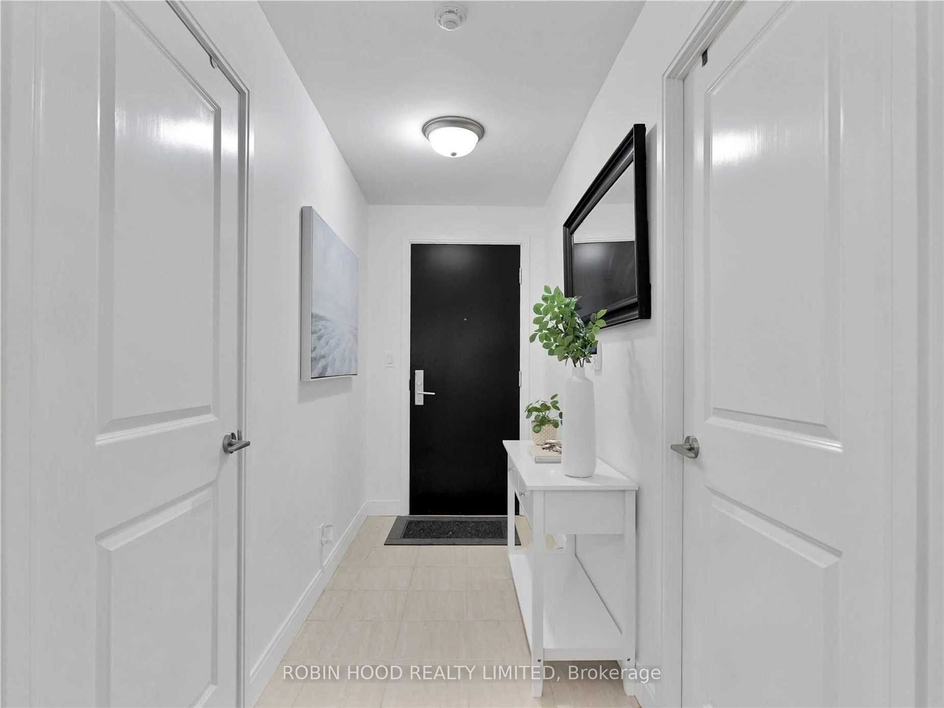 60 Absolute Avenue 707 Property Photo 3