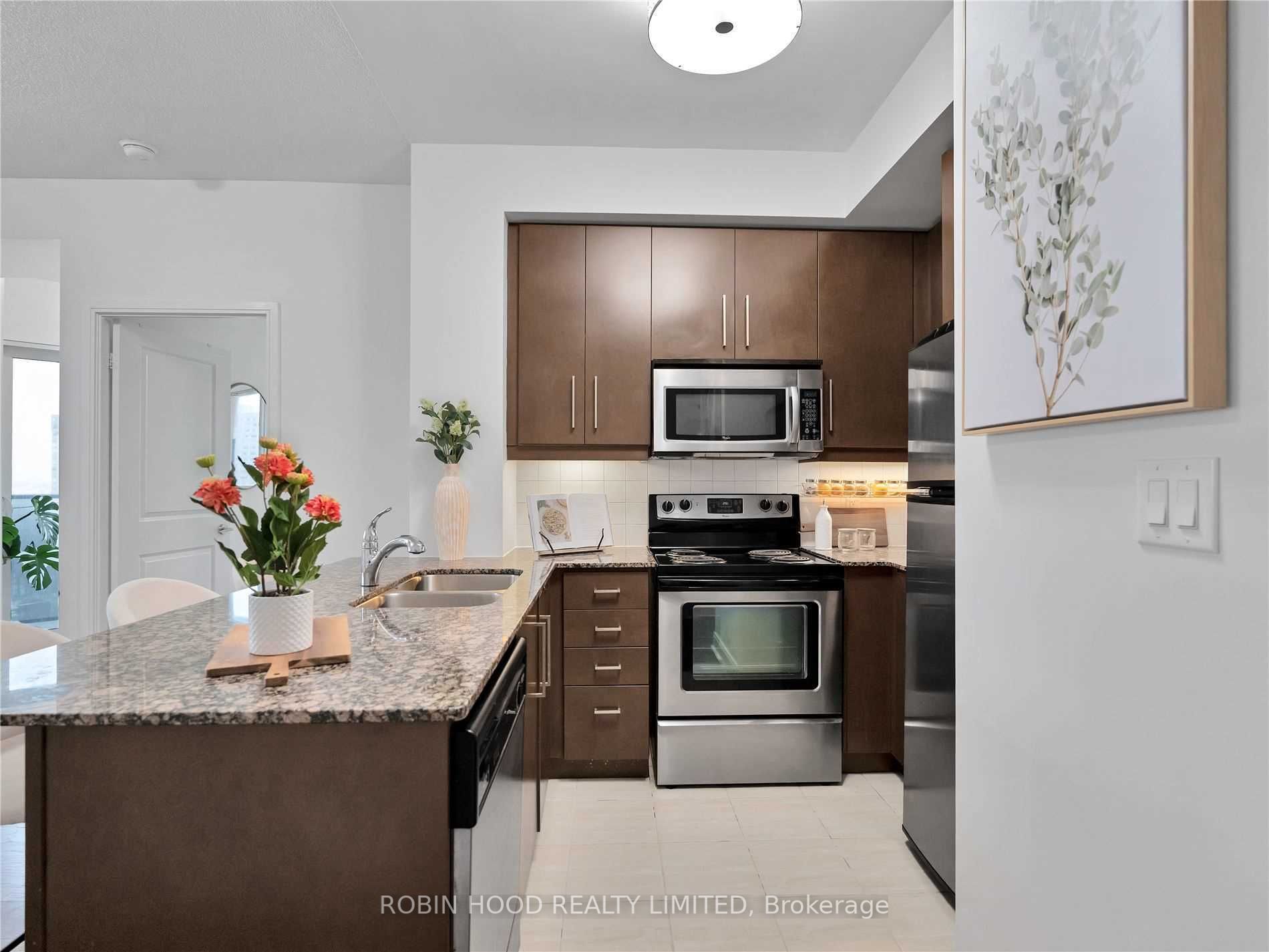 60 Absolute Avenue 707 Property Photo 6