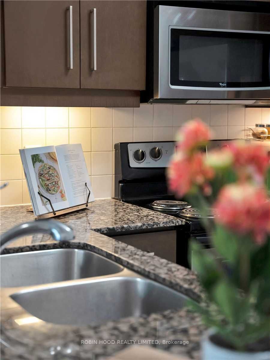 60 Absolute Avenue 707 Property Photo 7