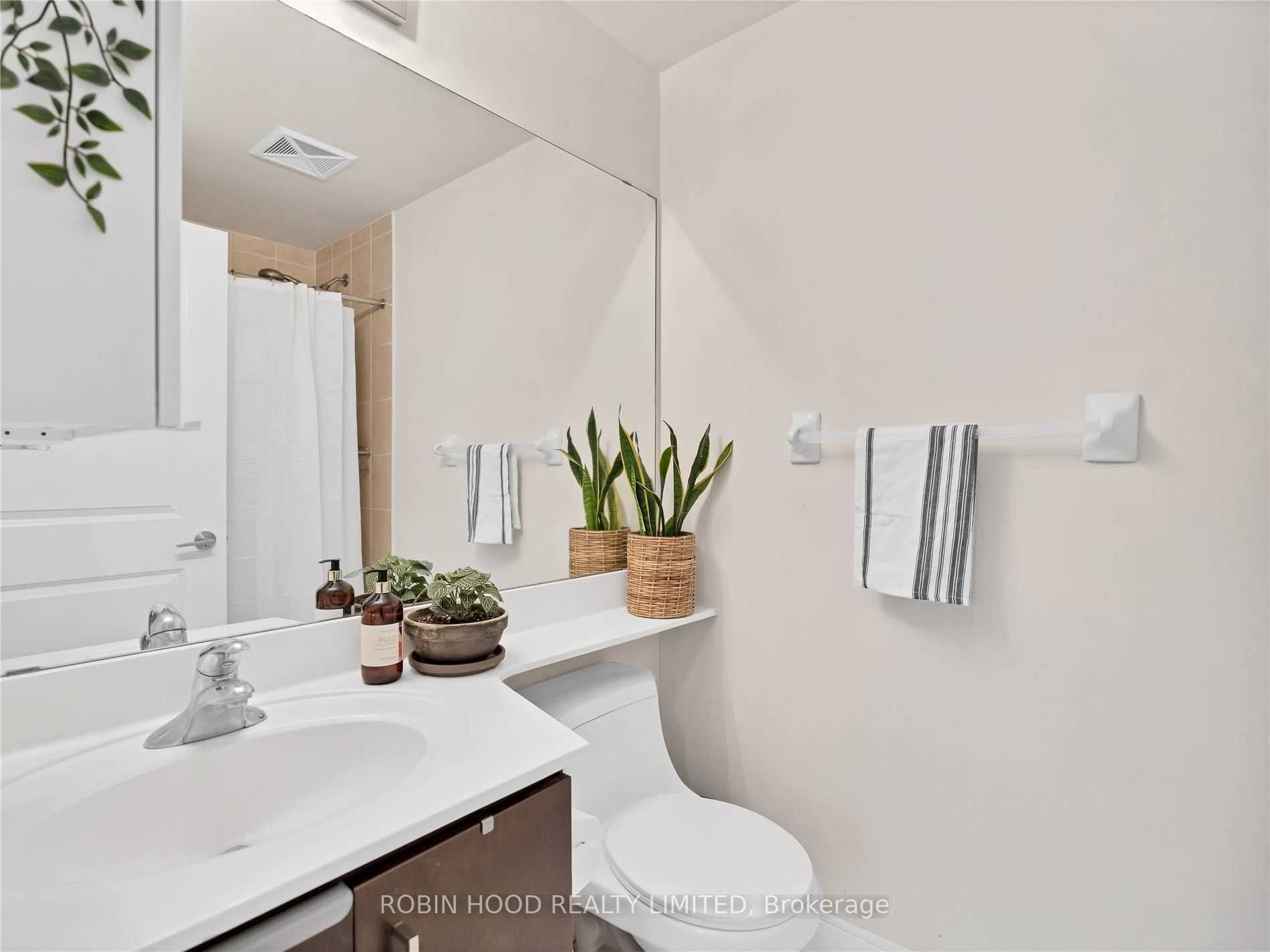 60 Absolute Avenue 707 Property Photo 20