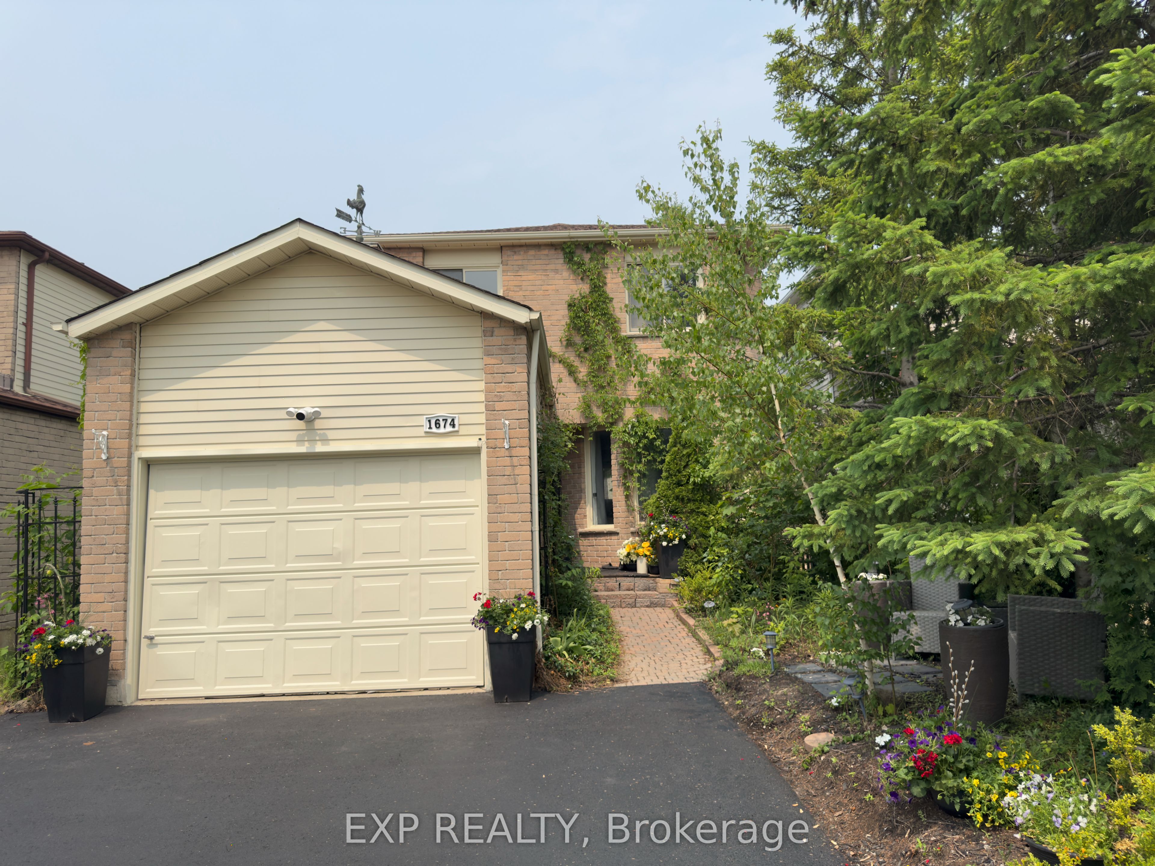 1674 Princelea Place Property Photo 1