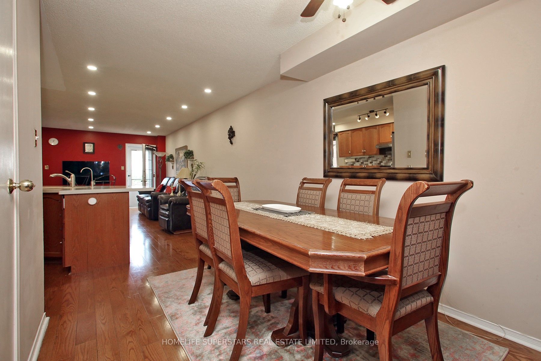 1123 Foxglove Place Property Photo 5
