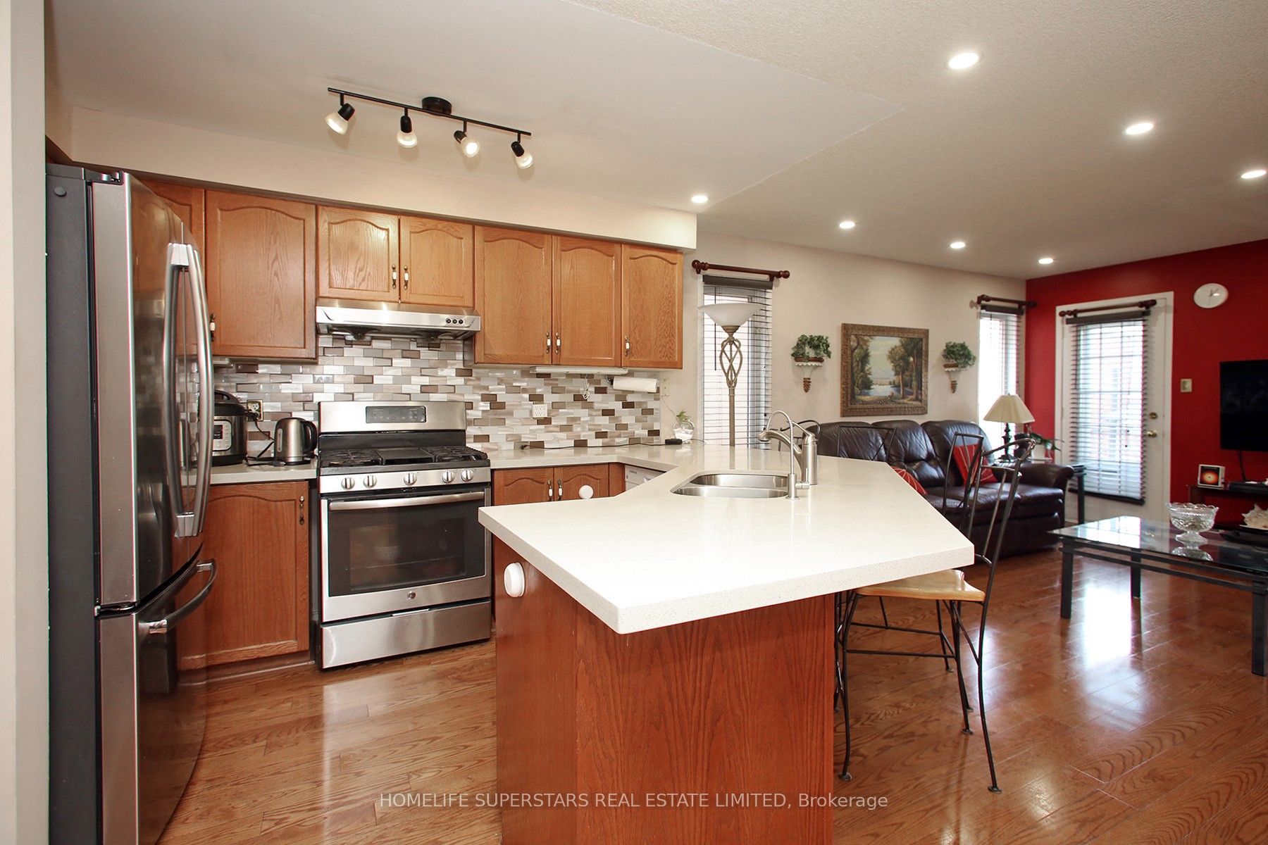 1123 Foxglove Place Property Photo 6