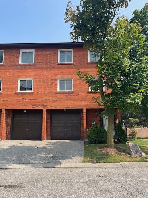 1755 Rathburn Road E 56 Property Photo 2
