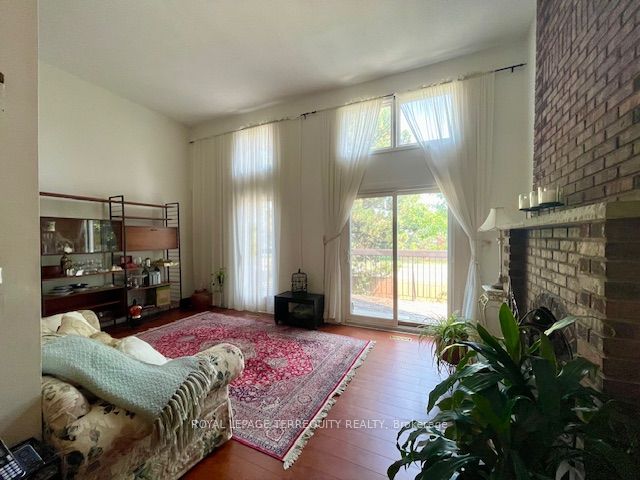 1755 Rathburn Road E 56 Property Photo 9