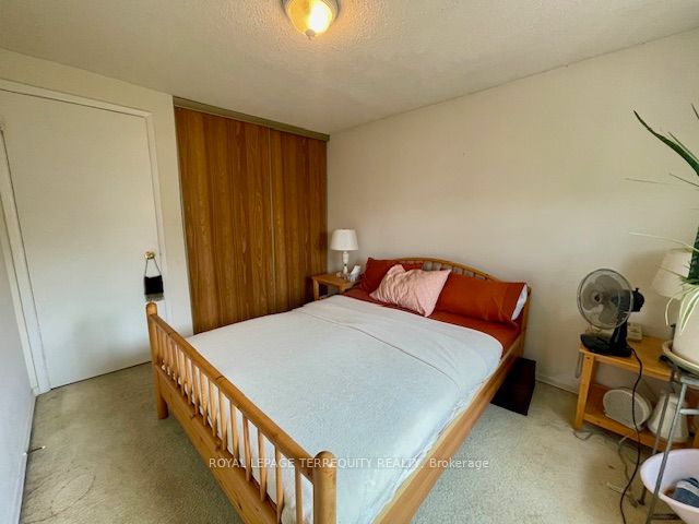 1755 Rathburn Road E 56 Property Photo 28