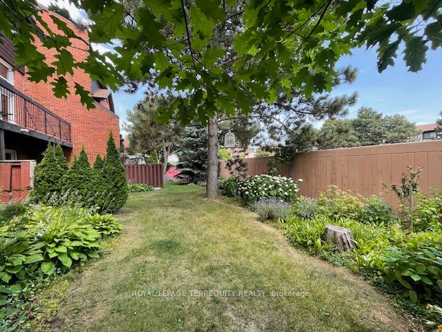 1755 Rathburn Road E 56 Property Photo 40