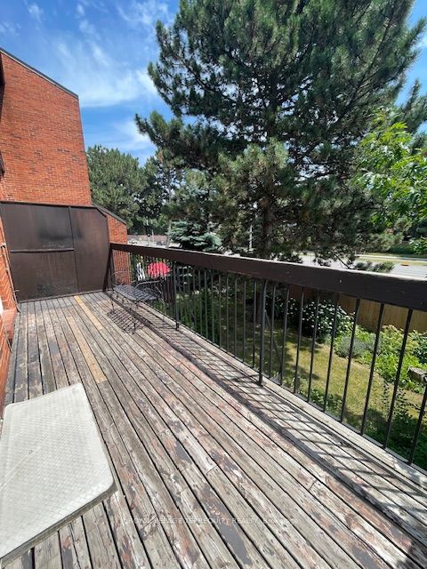1755 Rathburn Road E 56 Property Photo 42