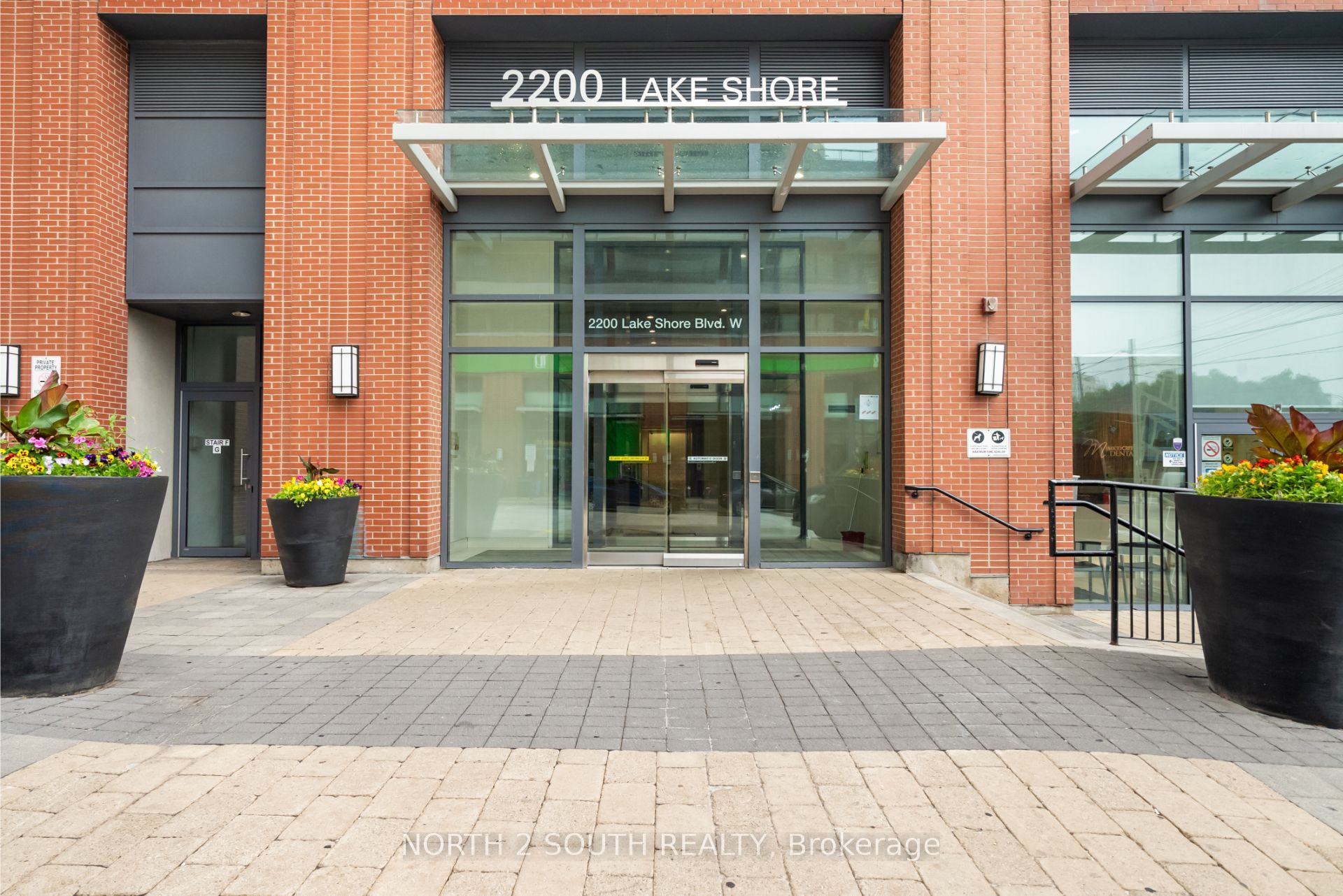 2200 Lake Shore Boulevard W 622 Property Photo 2