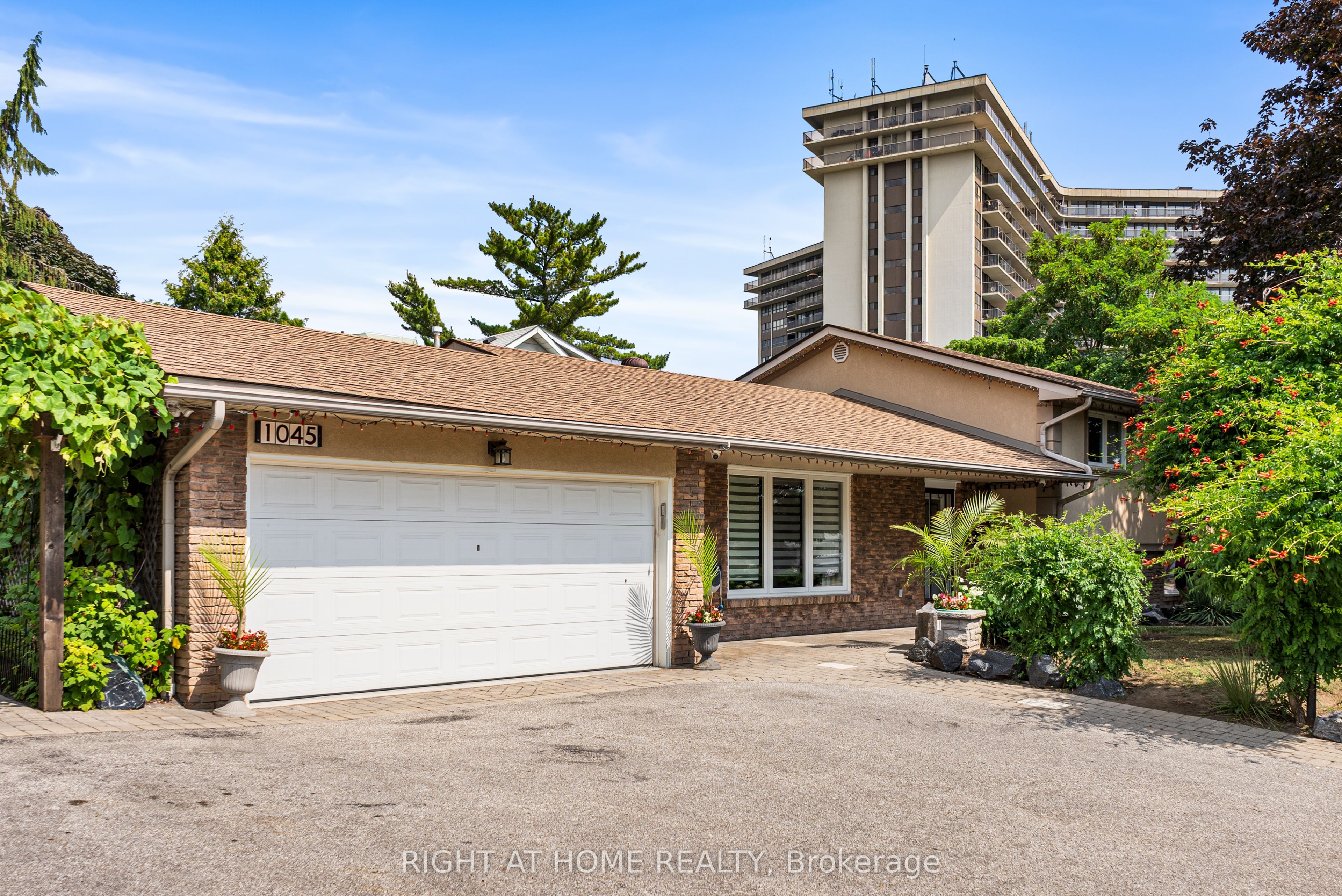 1045 Bloor Street Property Photo 1