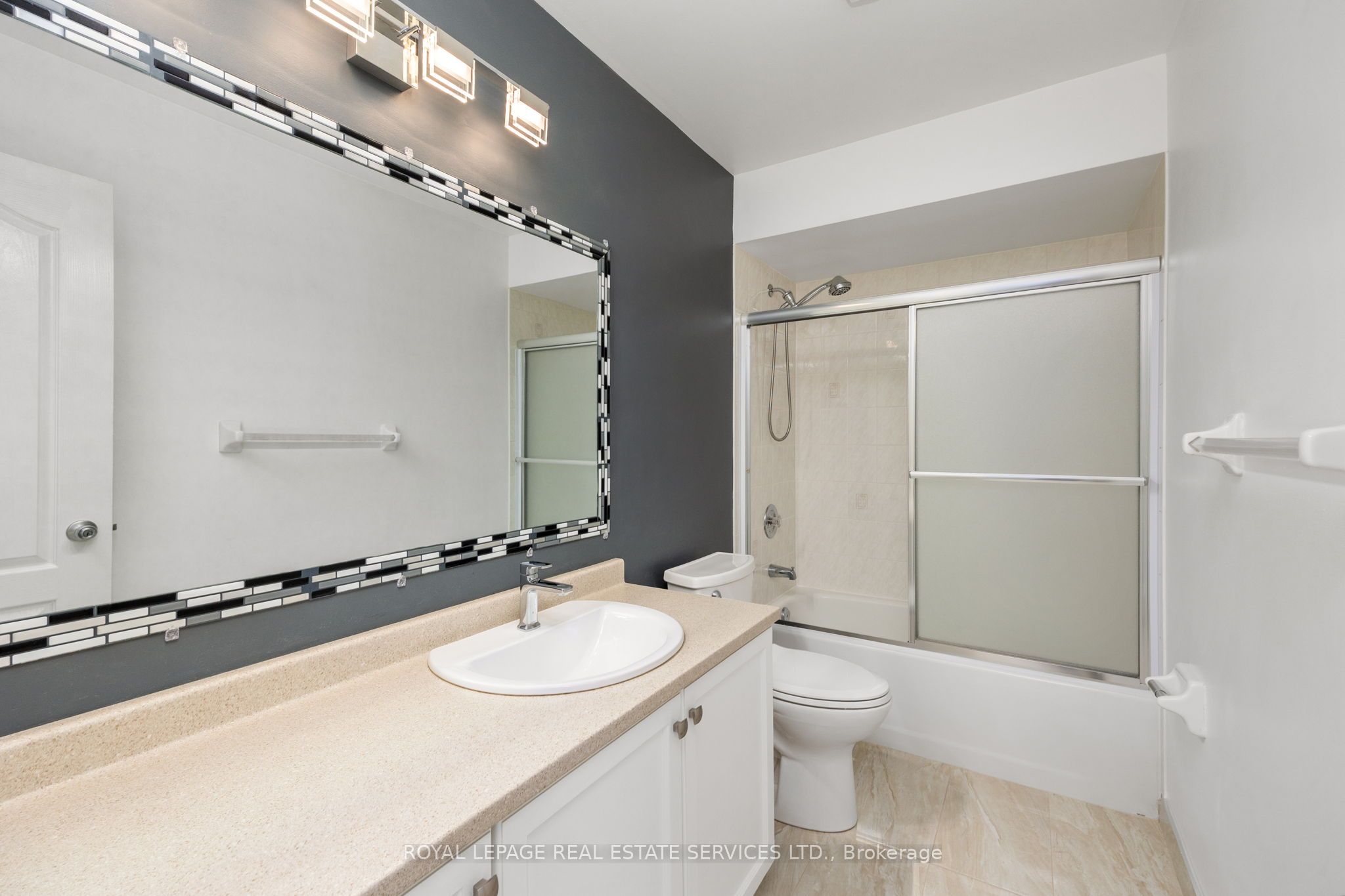 1141 Westview Terrace Property Photo 18