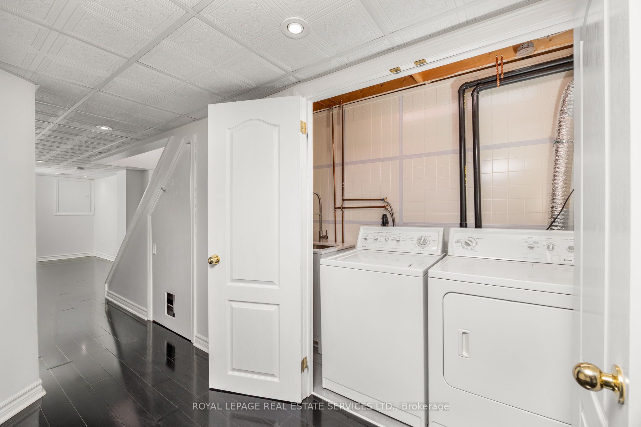 1141 Westview Terrace Property Photo 26