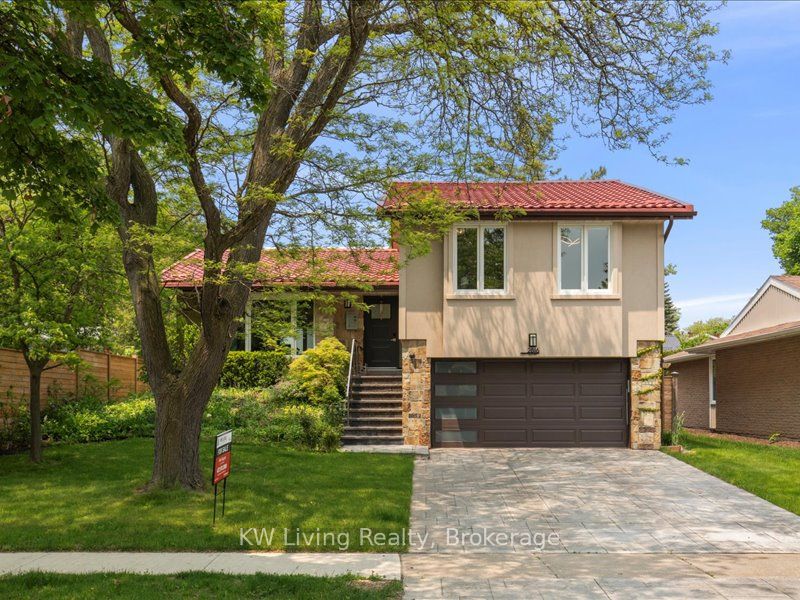 2816 Constable Road Property Photo 1