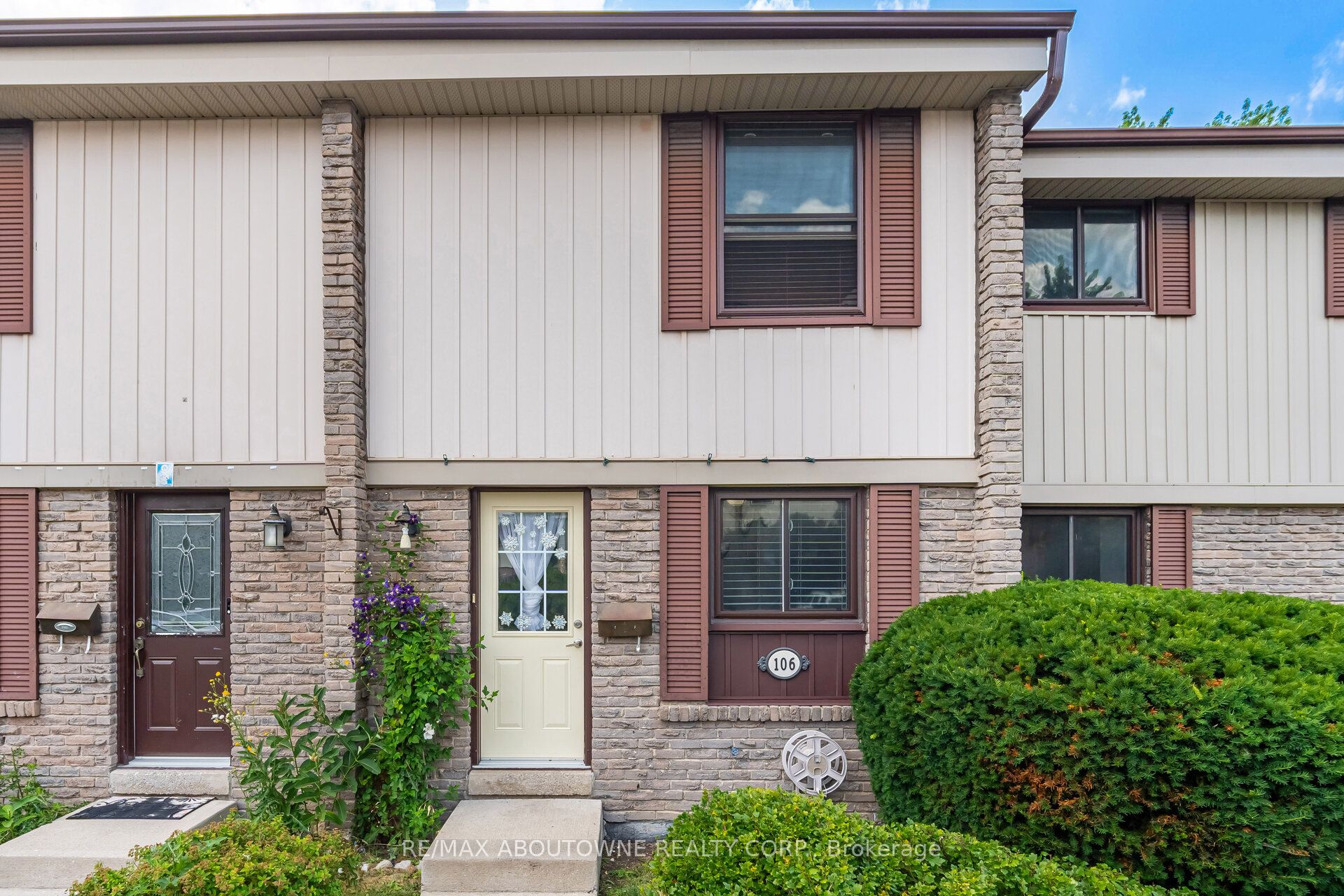 2779 Gananoque Drive 106 Property Photo 1