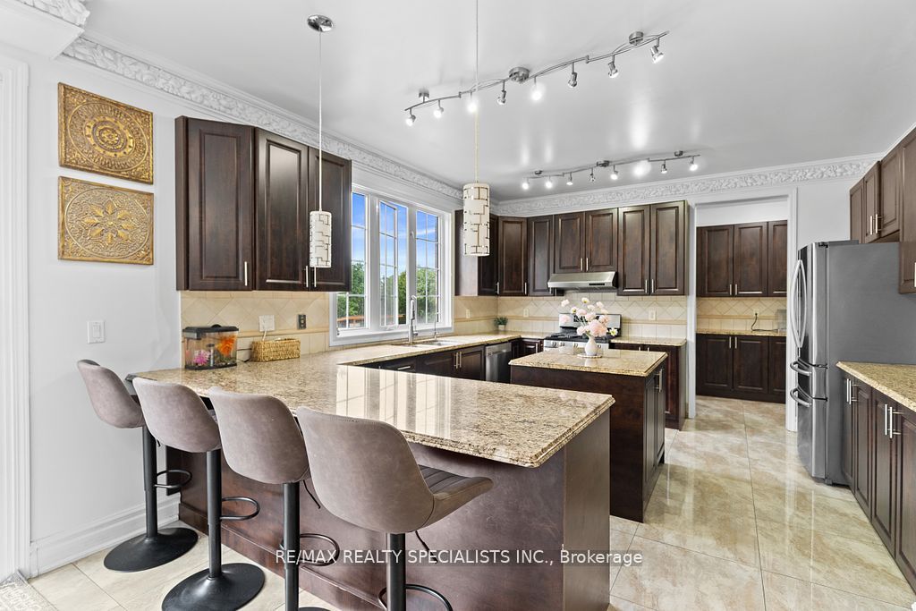 104 Treeline Boulevard Property Photo 11