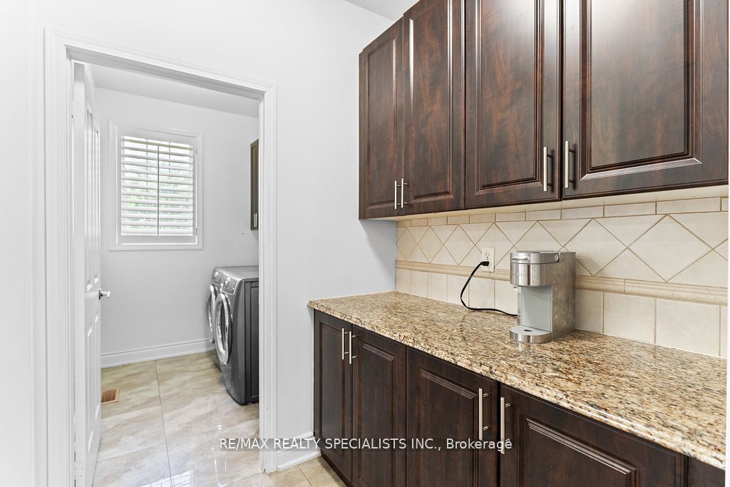 104 Treeline Boulevard Property Photo 18