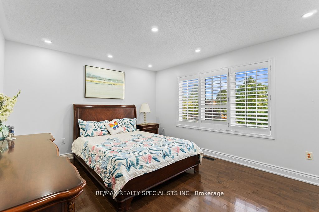 104 Treeline Boulevard Property Photo 32
