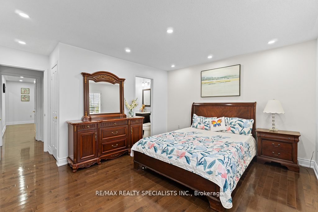 104 Treeline Boulevard Property Photo 33