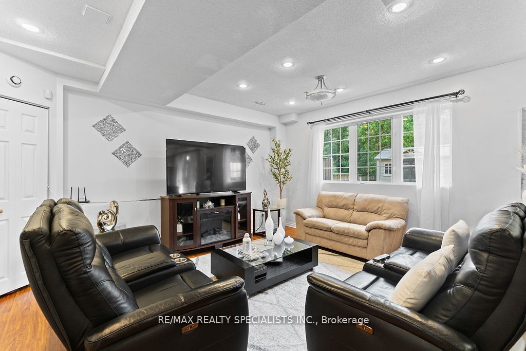 104 Treeline Boulevard Property Photo 36