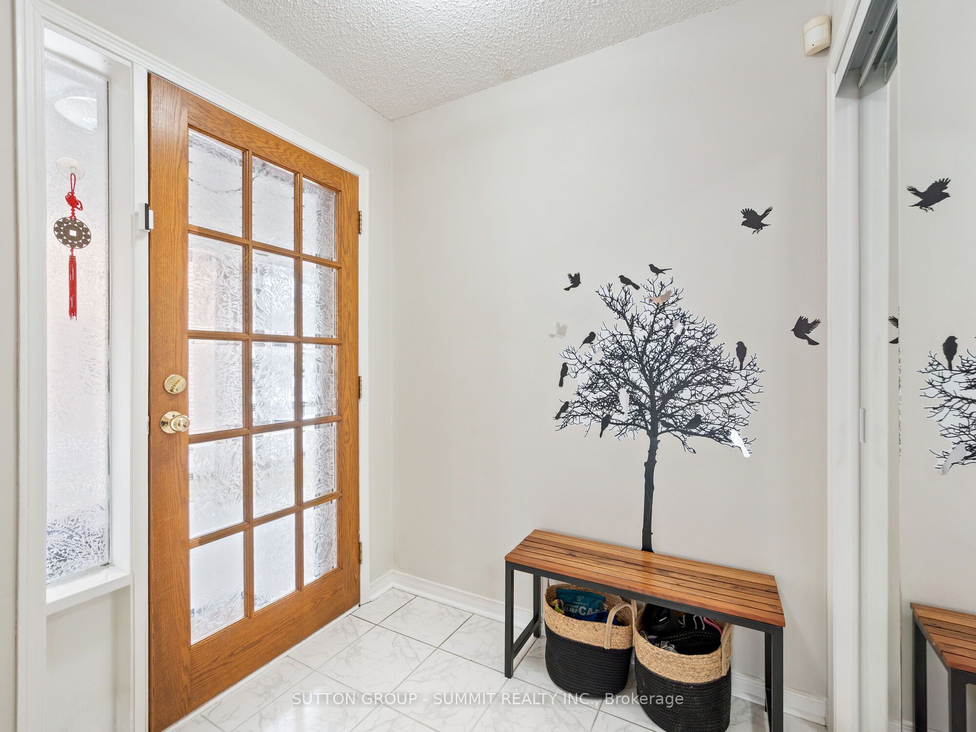 5726 Tayside Crescent Property Photo 2