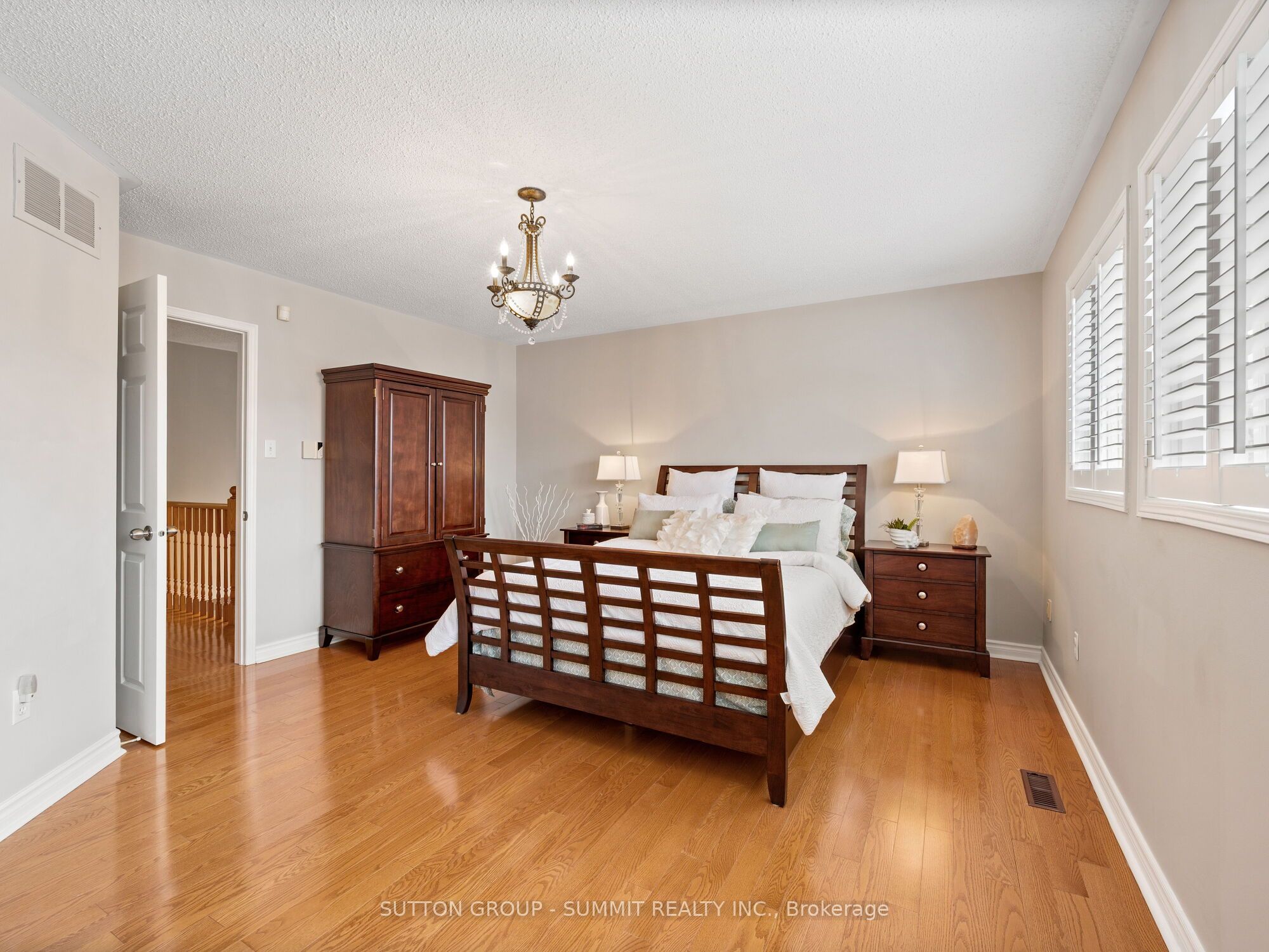 5726 Tayside Crescent Property Photo 27