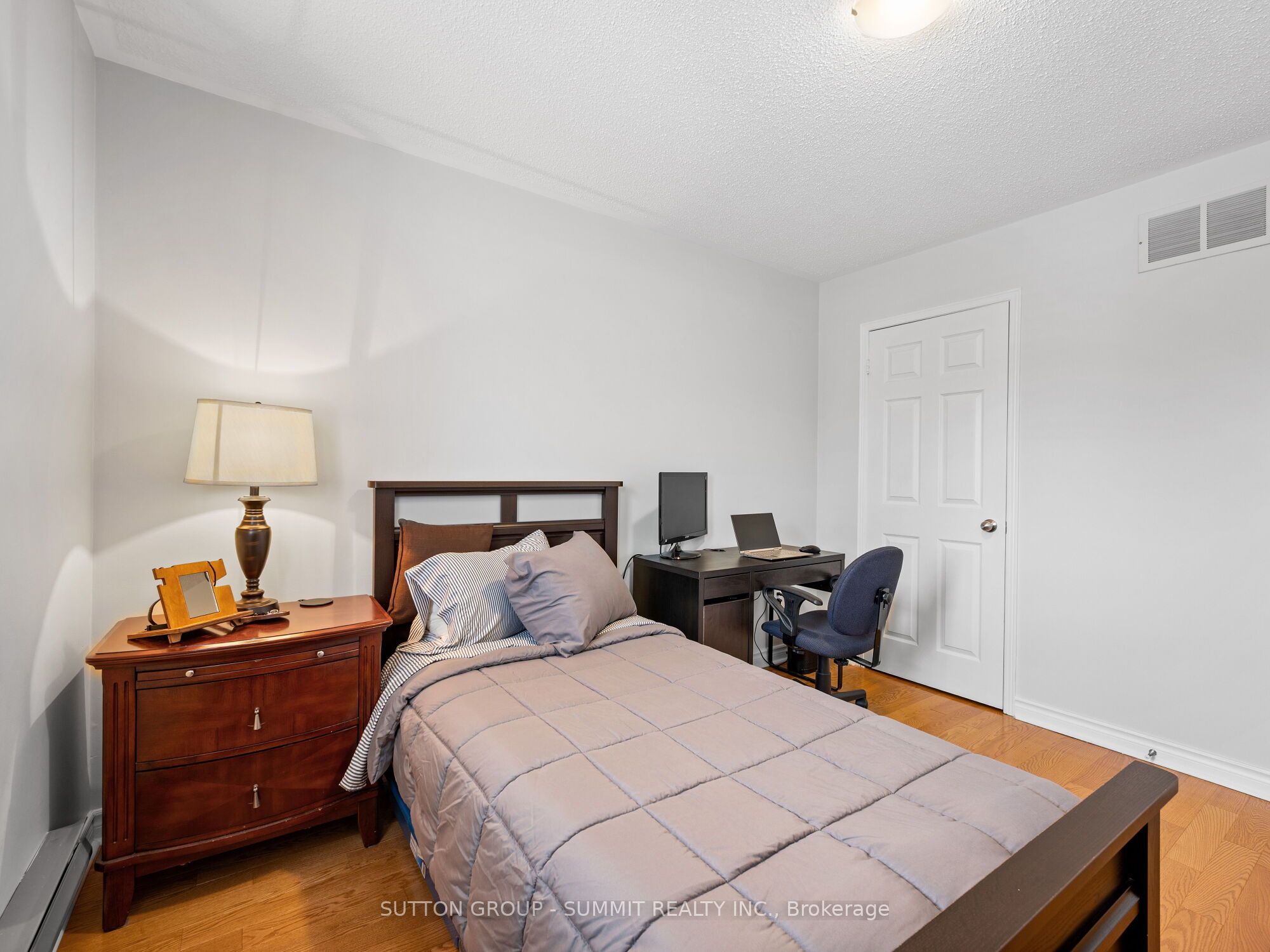 5726 Tayside Crescent Property Photo 38
