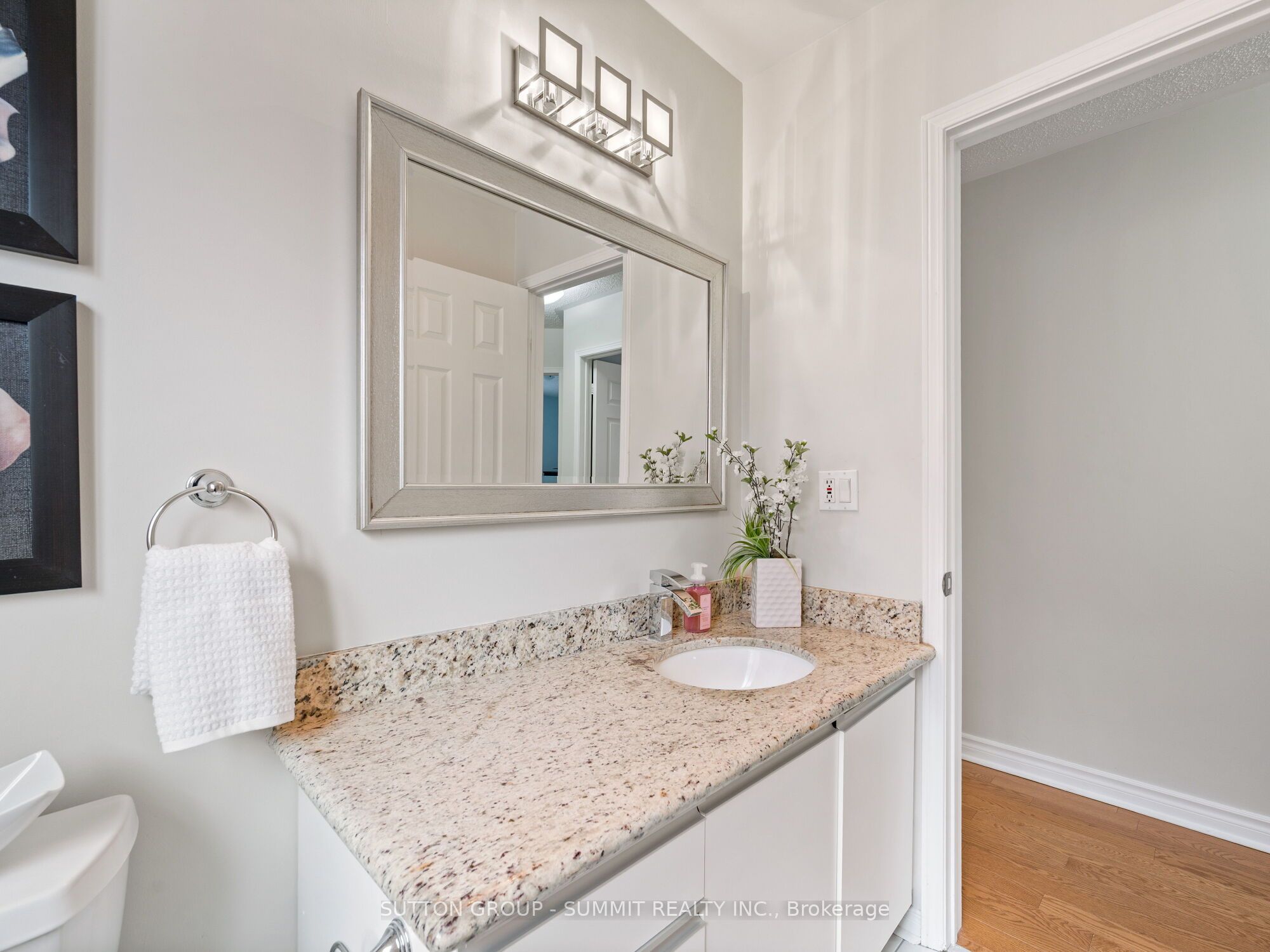 5726 Tayside Crescent Property Photo 42