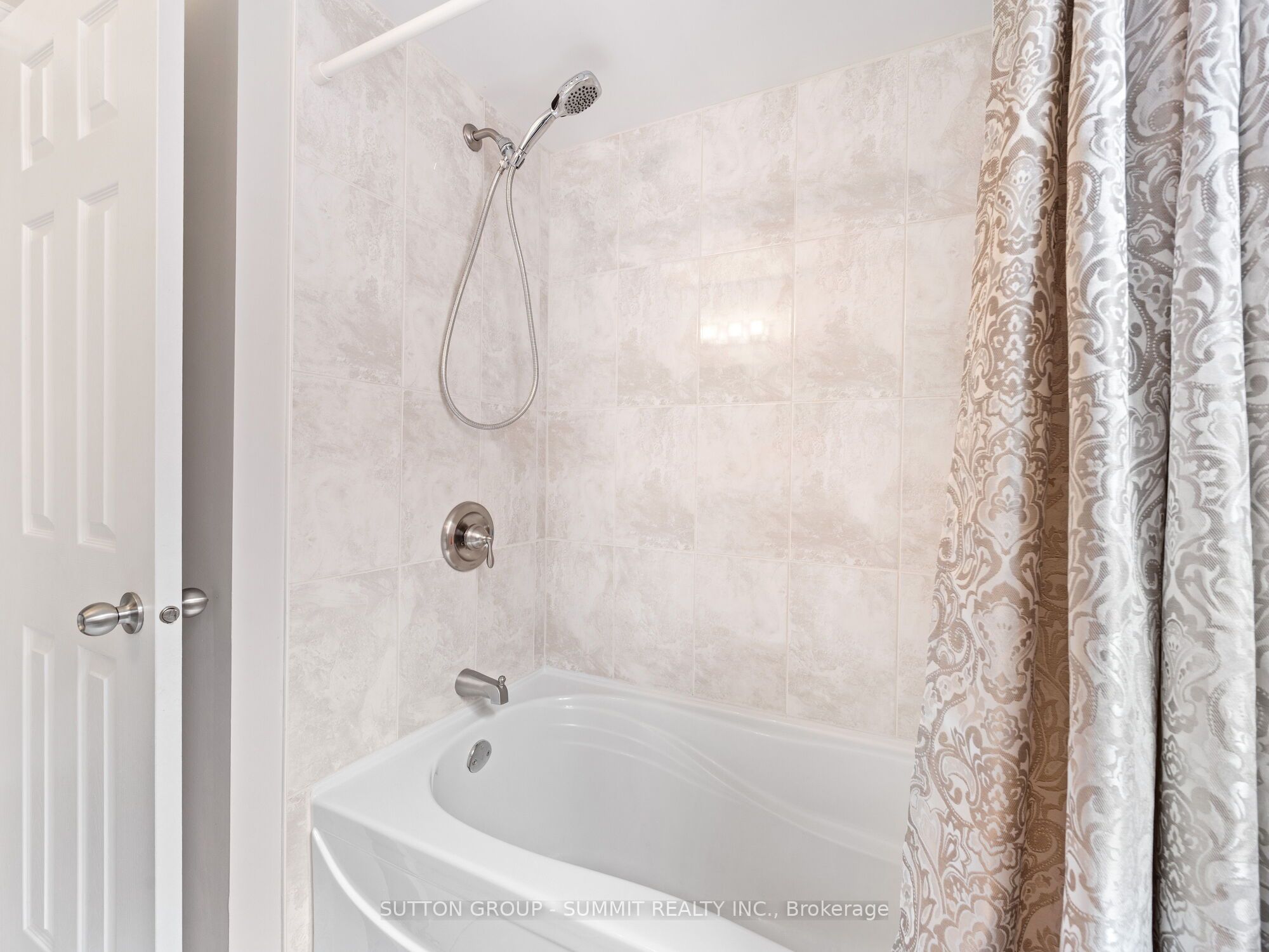 5726 Tayside Crescent Property Photo 43