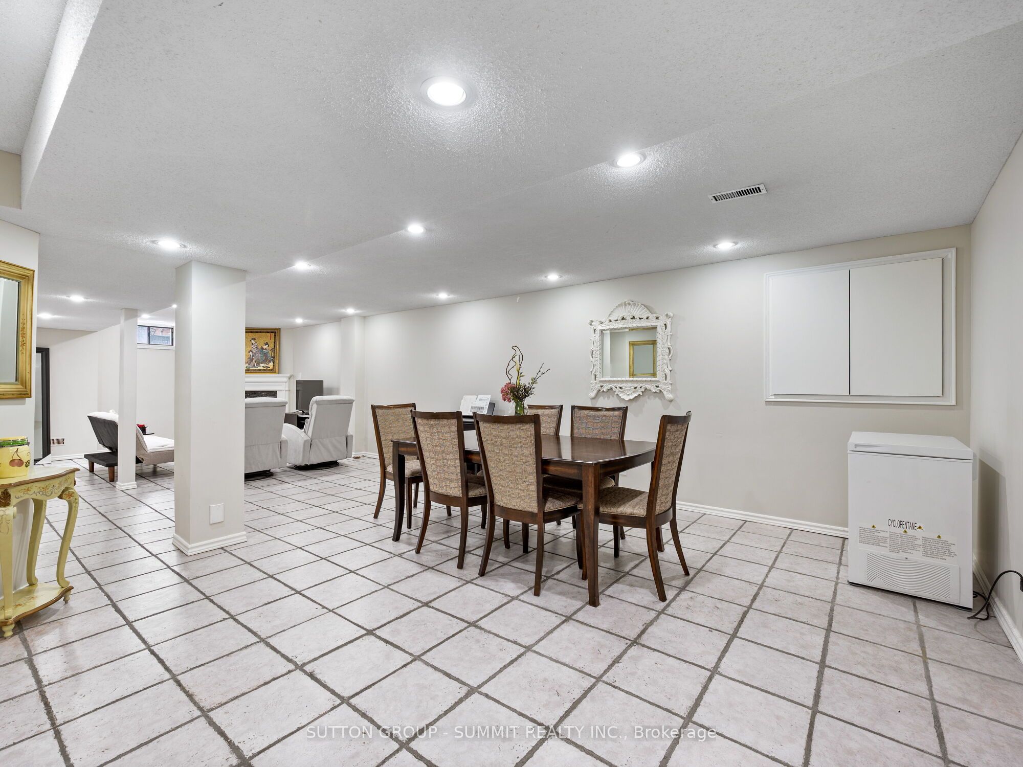 5726 Tayside Crescent Property Photo 44