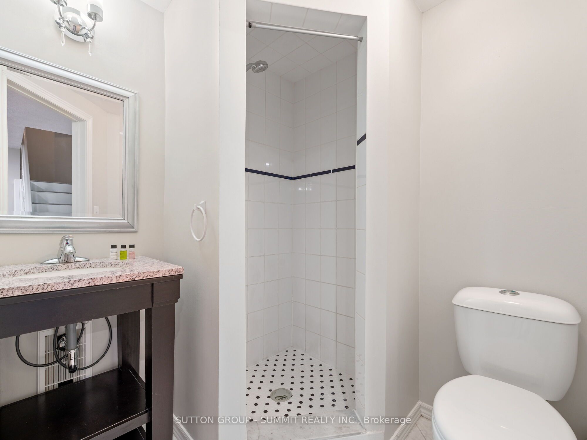 5726 Tayside Crescent Property Photo 47