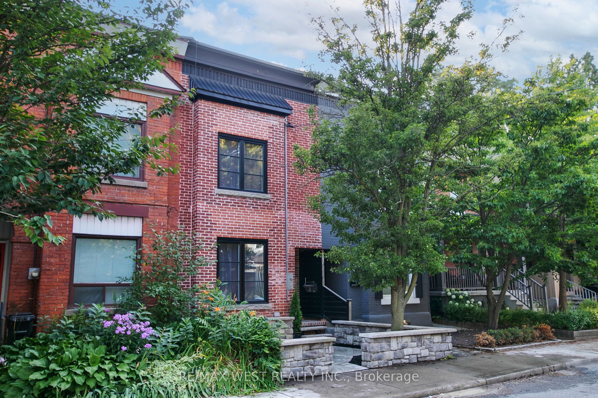 414 Clendenan Avenue Property Photo 1