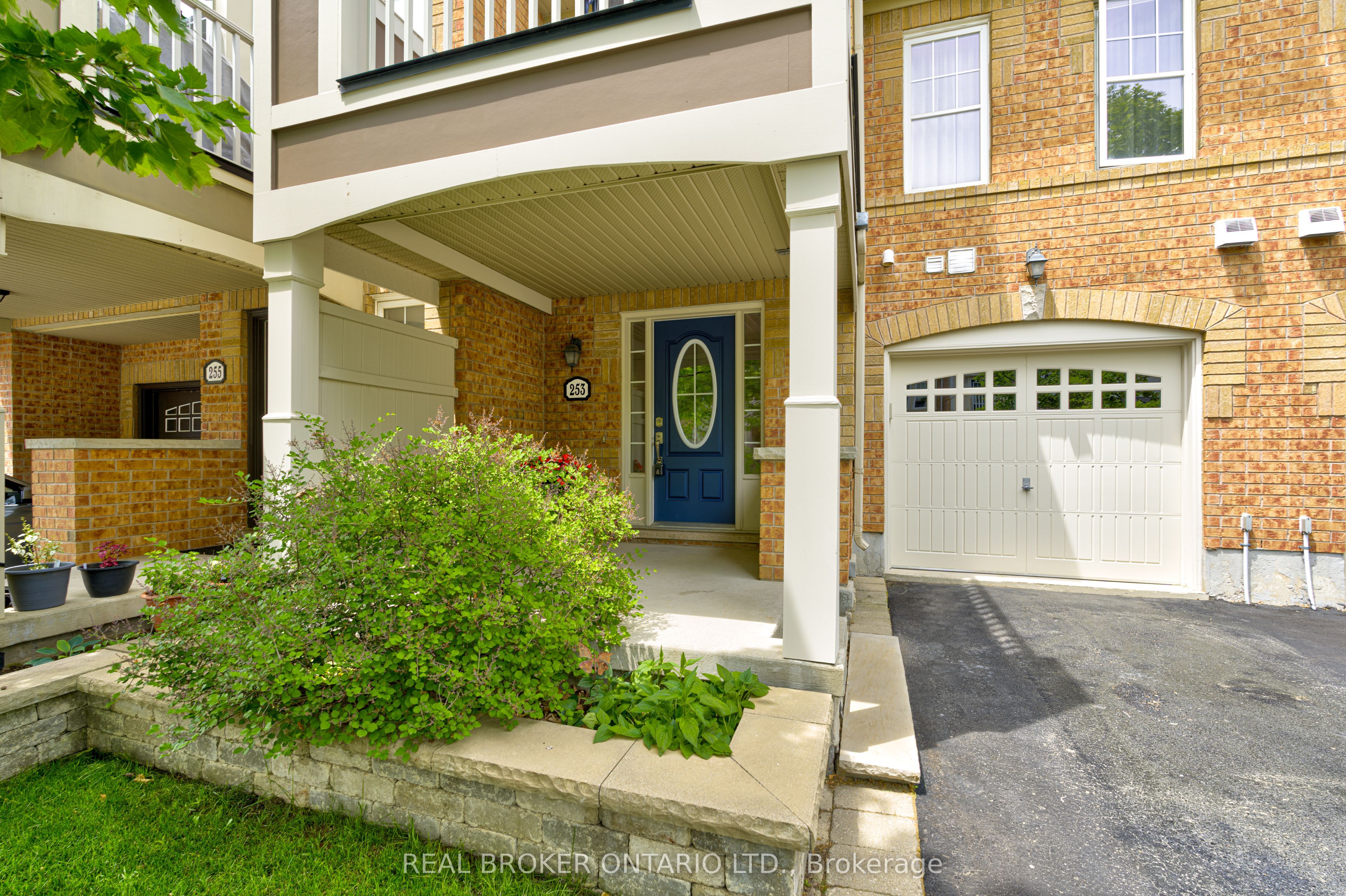 253 Wetenhall Landing Property Photo 1