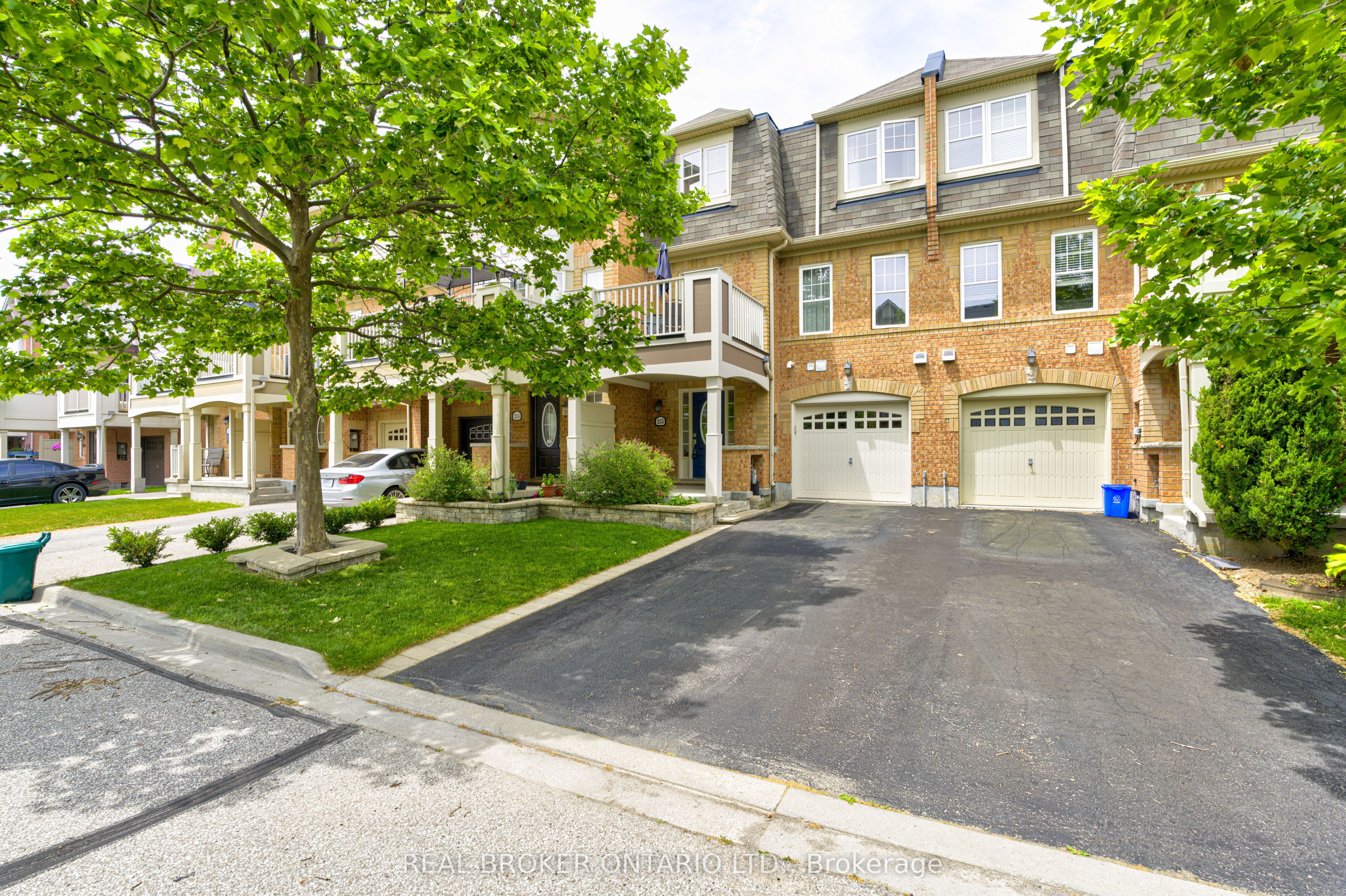 253 Wetenhall Landing Property Photo 4