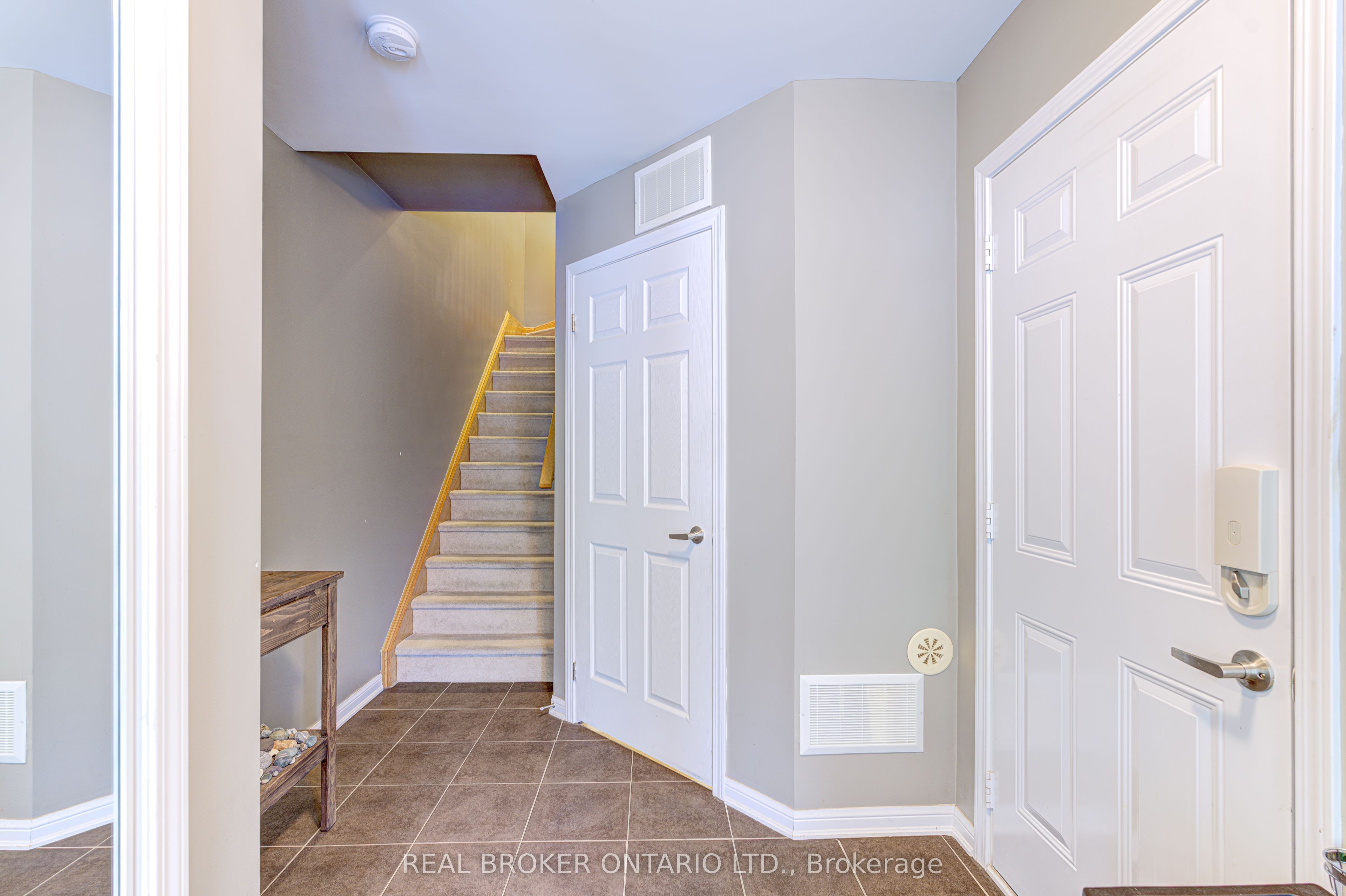 253 Wetenhall Landing Property Photo 8