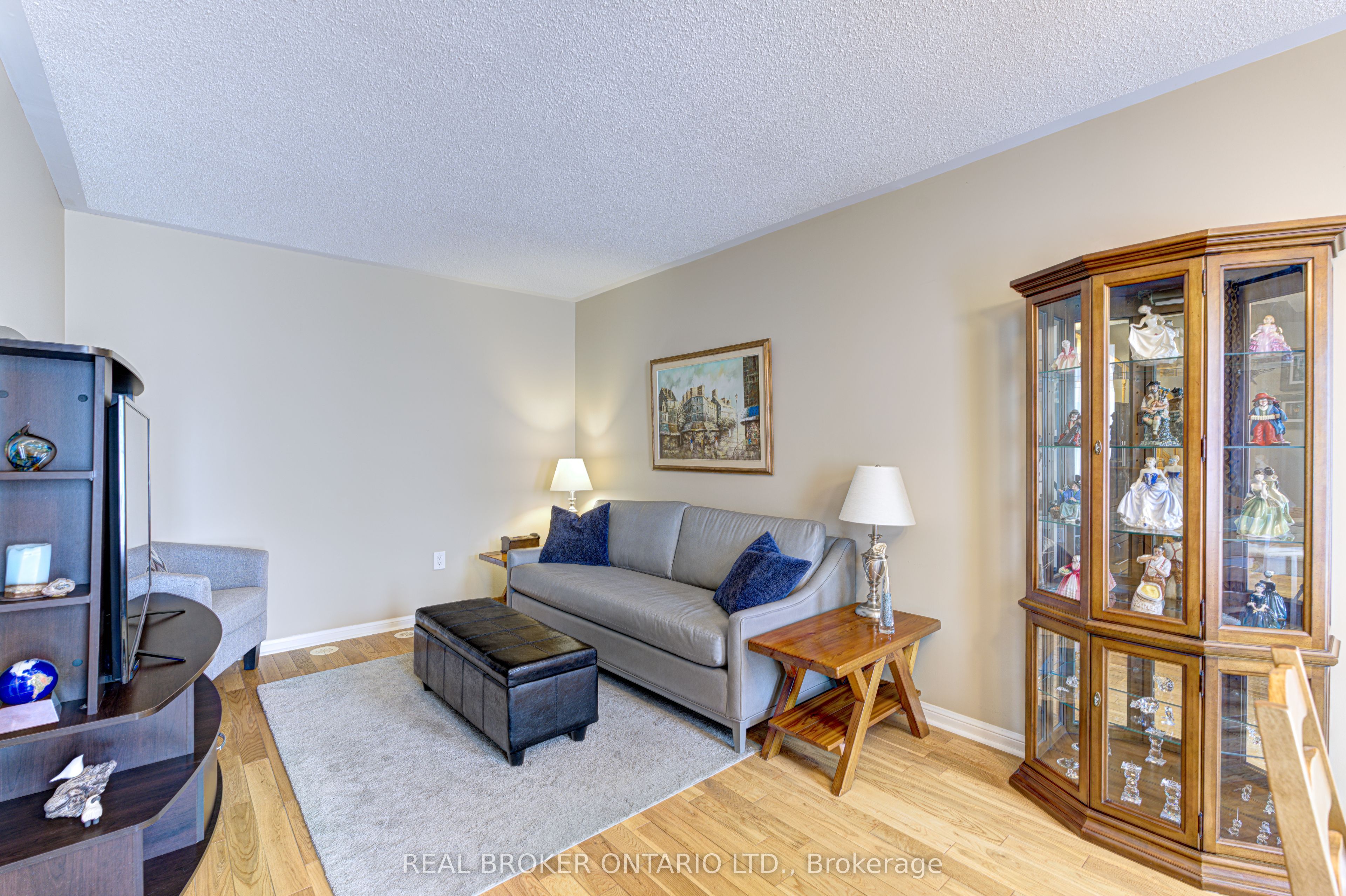 253 Wetenhall Landing Property Photo 14