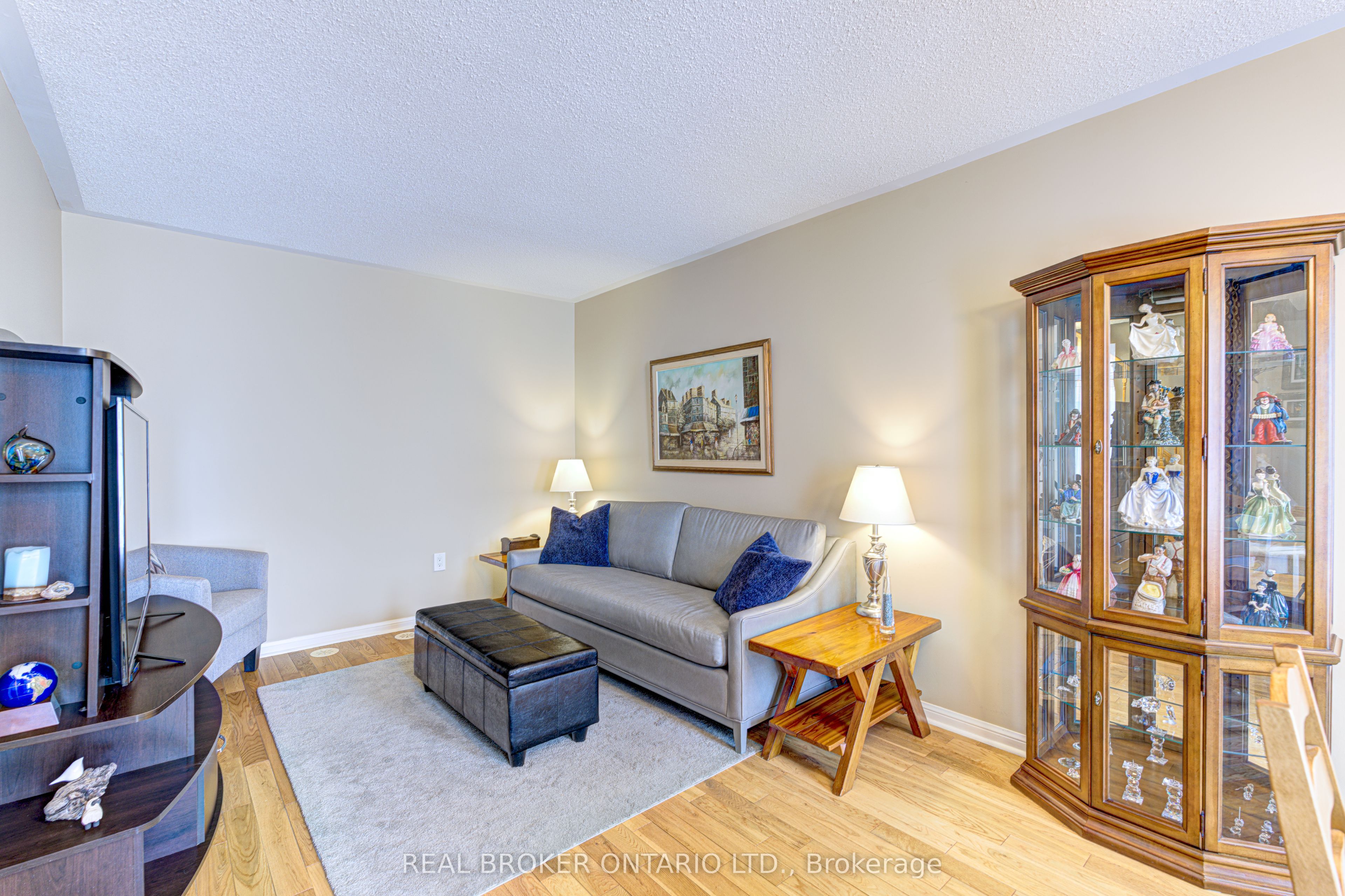 253 Wetenhall Landing Property Photo 15