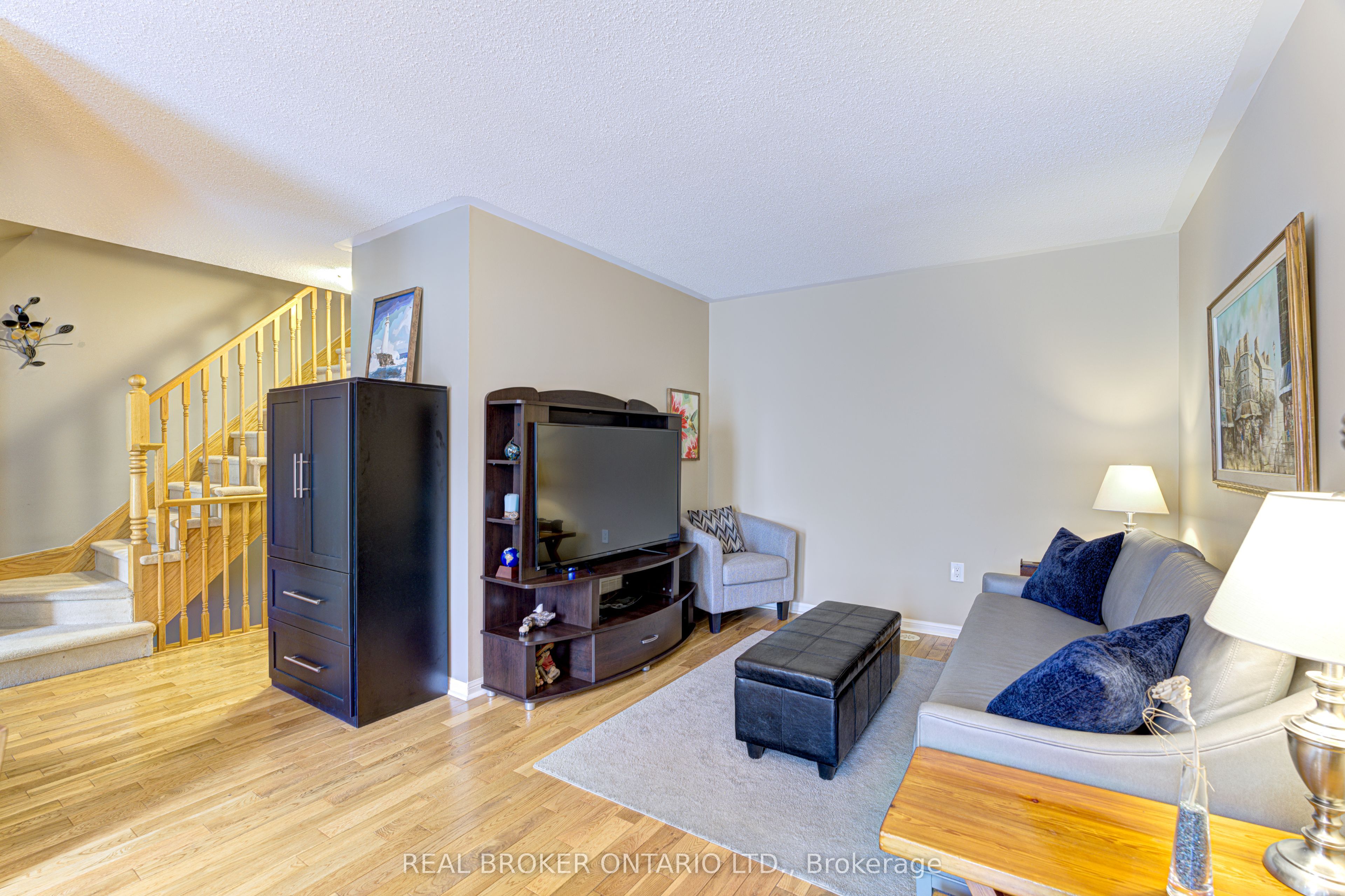 253 Wetenhall Landing Property Photo 18