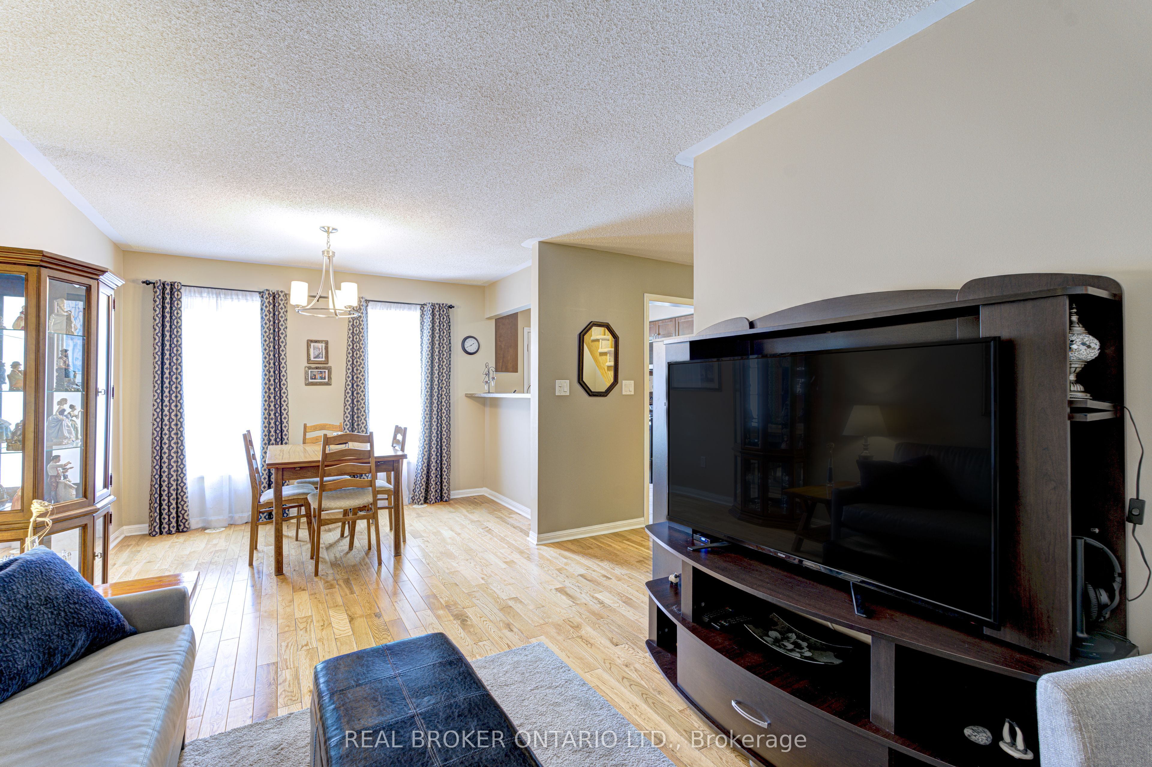 253 Wetenhall Landing Property Photo 28
