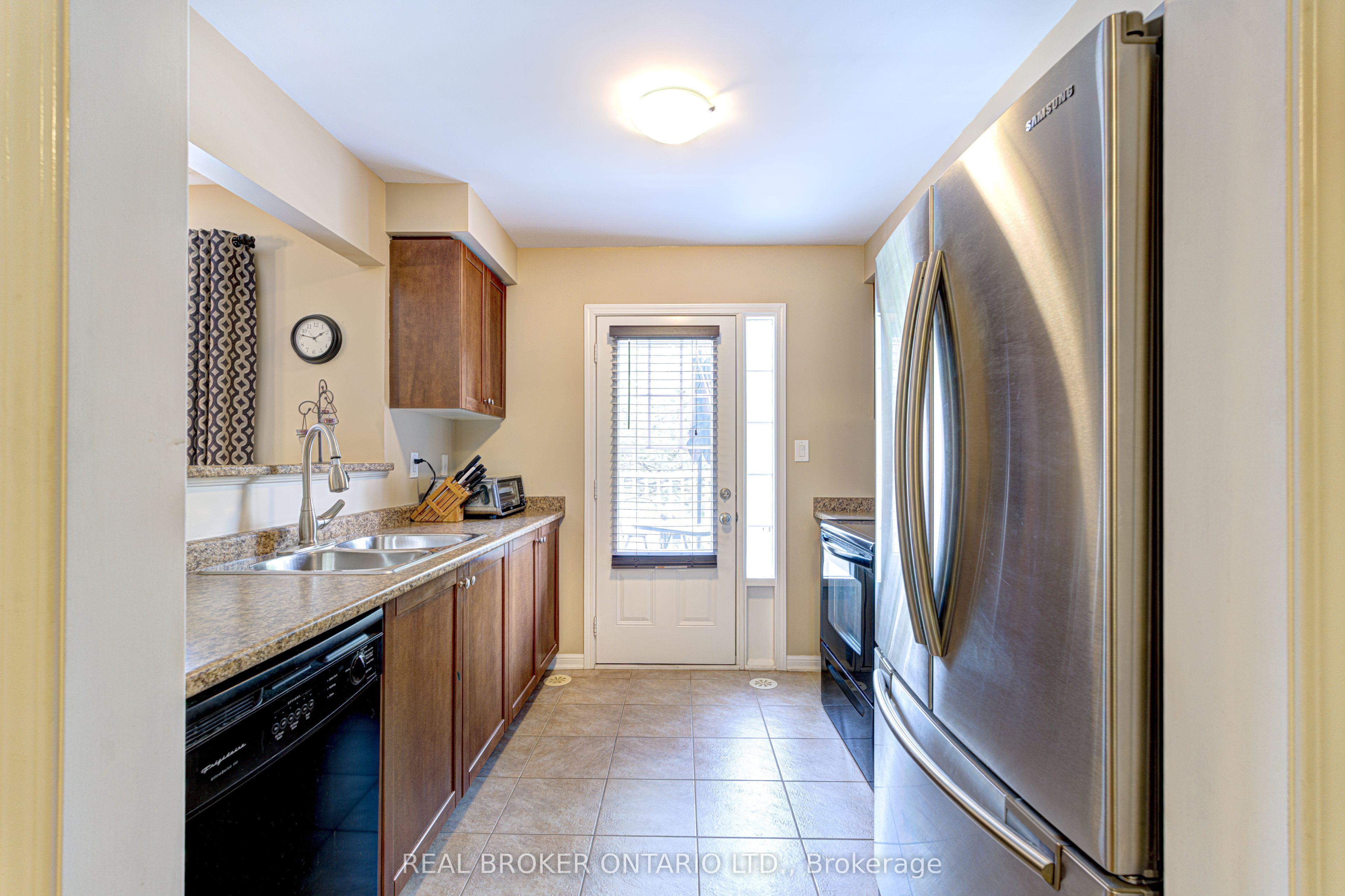 253 Wetenhall Landing Property Photo 33