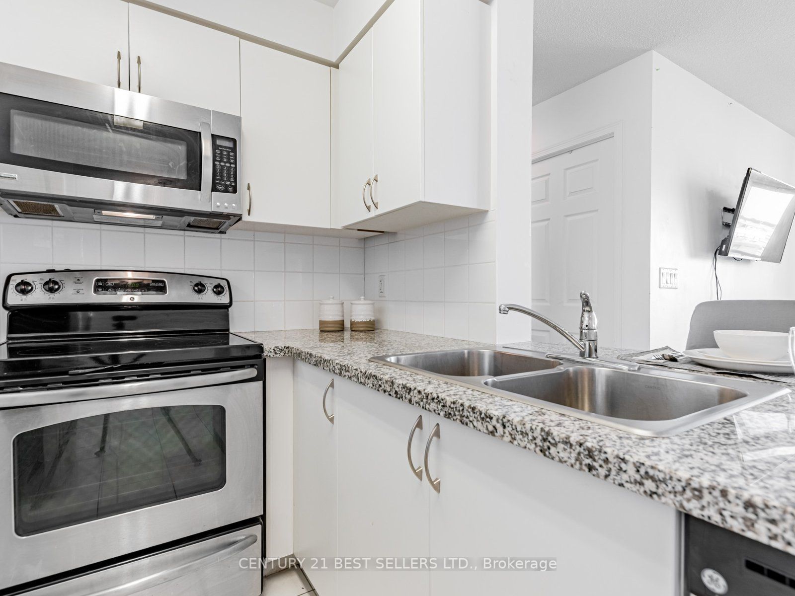 4900 Glen Erin Drive 801 Property Photo 4