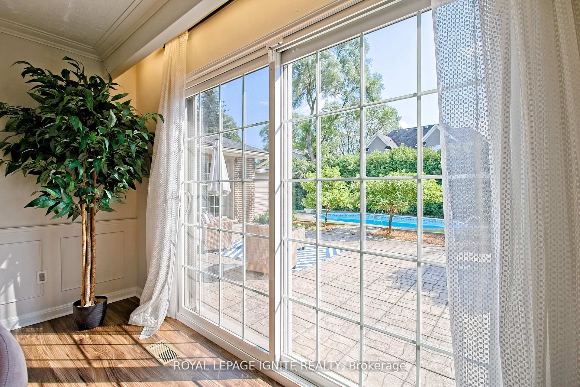 2092 Sava Crescent Property Photo 15