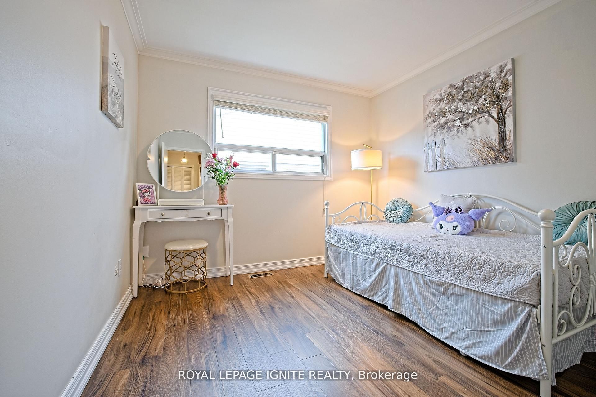 2092 Sava Crescent Property Photo 29